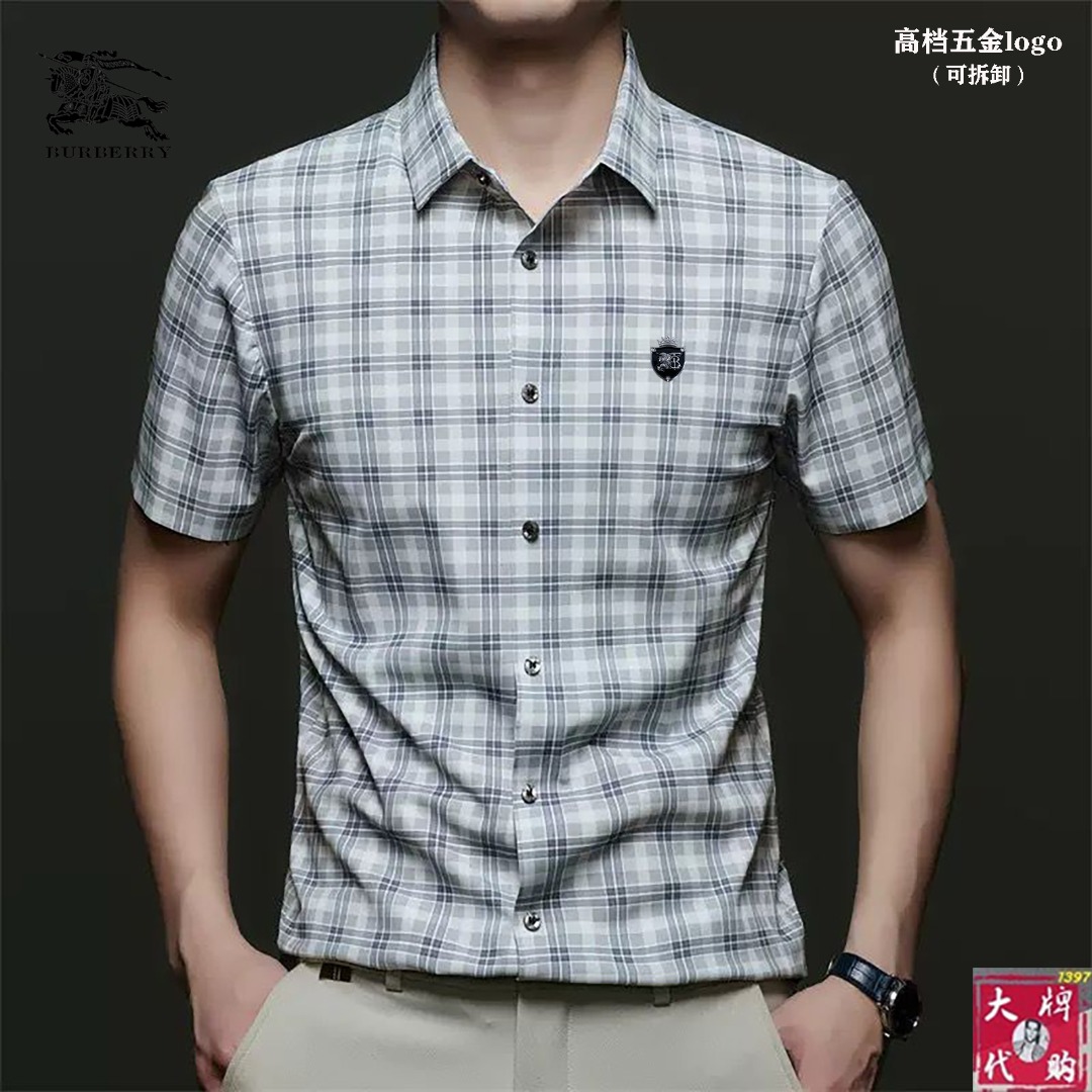 NO:154543,Burberry's latest counter is the first to be released!  High-end, fashionable and casual short-sleeved sleeves, super genuine upper body instantly turns into Oppa!  , Simple and fashionable three-dimensional cutting, unique craftsmanship, produced by the original single OEM factory; the upper body effect is excellent, showing confidence temperament; all the details show perfect quality, the classic logo symbolizes the highest quality of the brand, possession is the beginning of another fashion, code number M --3XL, burberry, burberry, T-shirt, alexander wang19860909Burberry 巴宝莉 最新款专柜同款首发！高端时尚休闲短袖,超正版型上身瞬间变欧巴！,简约时尚的三维裁剪,工艺独特,原单代工厂出品；上身效果极佳,彰显自信气质；所有细微处尽情展现完美品质胸口的经典Logo象征了品牌至高的品质,拥有,便是另一种时尚的开始,码数M --3XL,,burberry,burberry,T-shirt,alexander wang,Men's clothing