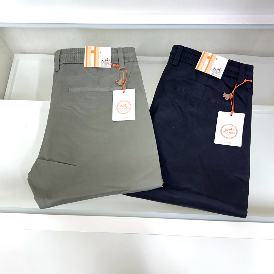 NO:160652,Hermes Hermes is coming, new models and new products are available for sale in the counter. The original 1:1 product of the counter in physical stores is suitable for all ages. The highest version of the imported European fabric in the market is comfortable, soft and skin-friendly, with super cool and fashionable and versatile effect, straight and stylish, a must-have for the wardrobe!  Suitable for any occasion Size 30-40, hermes, hermes, alexander wang19860909Hermes 爱马仕 爆款来袭 新款新品 专柜有售 实体店已极品休闲裤专柜原版1:1好货,适合各个年龄段.市场最高版本的欧洲进口面料.舒适柔软亲肤,上身效果超级棒时尚百搭,笔挺有型,衣橱必备！适合任何场合穿着 尺码30-40,,hermes,hermes,alexander wang,Men's clothing