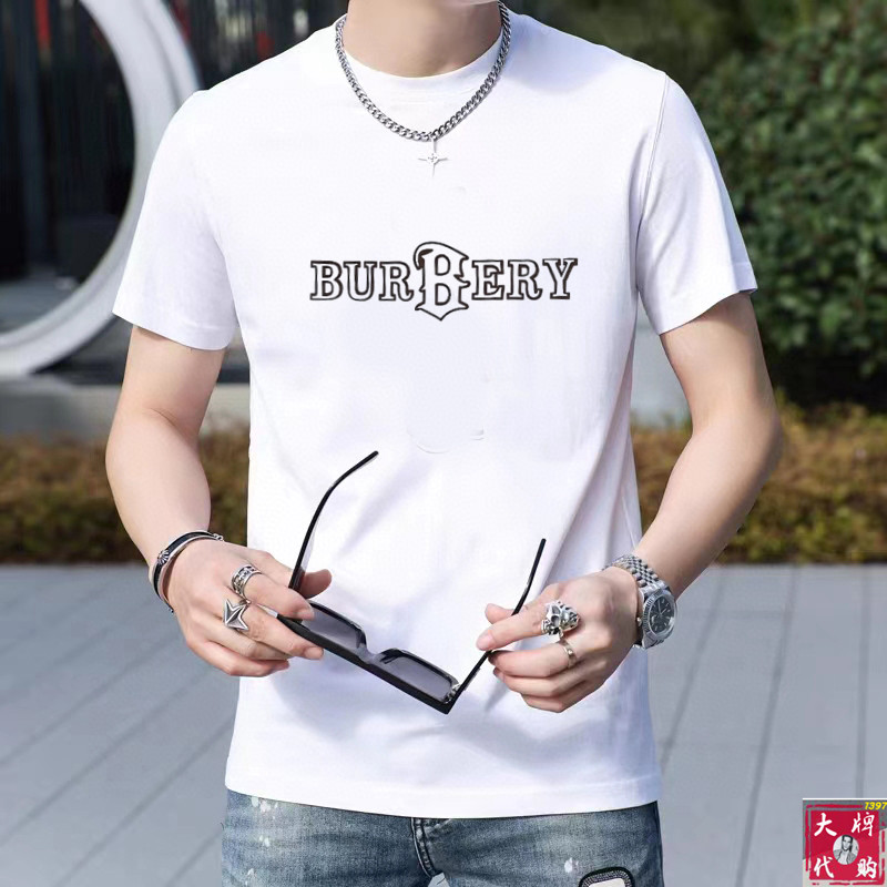 NO:450874,Burberry, Fat Brother Gospel Max 4XL, wear to 200 catties, top-grade round neck short sleeves, high-end custom versatile style, anyone can easily control it, full-customized fabric craftsmanship, the latest logo design of luxury classic brand on the chest, very high-end, those who understand goods must enter!  The style and tailoring are slim styles, which are very exquisite, showing aura and highlighting the exquisiteness of business men. This is the unique feature, just right slim fit, and the upper body effect is very good!  Size M-4XL, burberry, burberry, T-shirt, alexander wang19860909Burberry 巴宝莉 胖哥福音最大4XL穿到200斤顶级圆领短袖高级定制百搭款式 任何人都可以轻松驾驭 面料全订制工艺 胸前奢华经典品牌最新logo设计,非常显档次懂货的必须入！版型剪裁属于修身款 非常精致,显气场,又会凸显商务男士的精致,这就是独到之处,恰到好处的修身,上身效果非常赞！尺码M-4XL,,burberry,burberry,T-shirt,alexander wang,Men's clothing