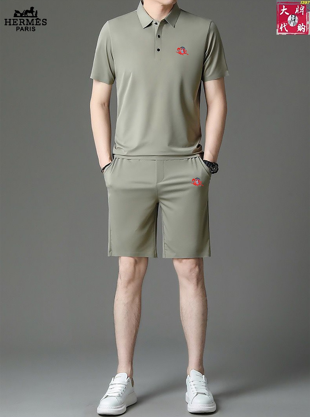 NO:161819,【Hermes】New summer lapel shorts set! Mercerated fabric! Exclusive first new product, the official website synchronizes the Milan catwalk style, the top quality goods in real photography (standard number of codes! The latest top official website original list, brand new experience, three-dimensional tailoring of the counter fabric, new hardware accessories, delicate and soft feel, comfortable and breathable upper body, big brand style, luxury and atmospheric texture only imported from Italy customization, versatile style, not picky to wear, meticulous workmanship, no pressure to enter and exit the counter, absolutely worth a piece of good goods! The number of codes M-4XL (can be worn about pounds),, hermes, hermes, shorts, alexander wang19860909【 Hermes 爱马仕】夏季新款翻领短裤套装！丝光面料！独家首发新品 官网同步米兰走秀款 实物拍摄顶级好货（标准码数！最新顶尖官网原单,全新体验 专柜面料立体剪裁 全新五金配件、手感细腻柔软 上身舒适透气 大牌风范 奢华大气 进口意大利定制才有的质感 百搭款式 穿着不挑人 ,做工精细一丝不苟 ,出入专柜无压力 绝对值得人手一件的好貨！碼數M-4XL（可穿斤左右）,,hermes,hermes,shorts,alexander wang,Men's clothing