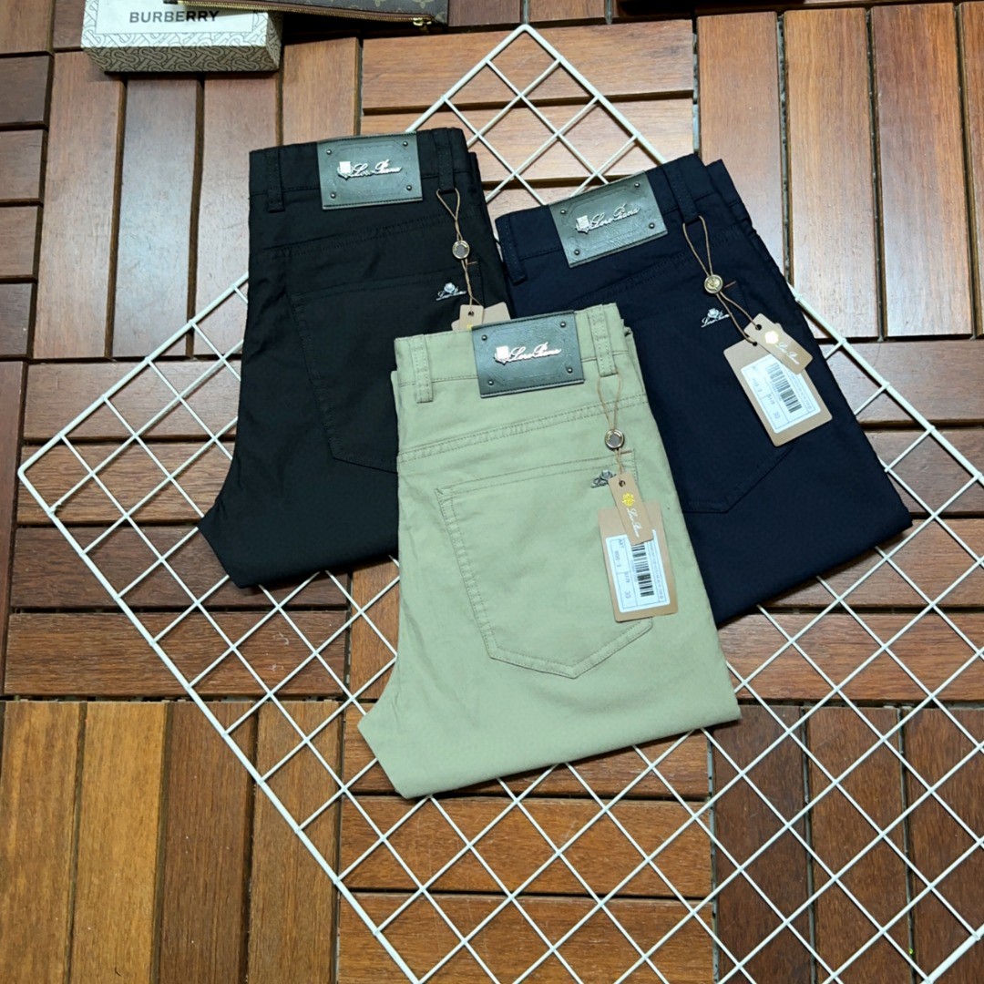 NO:430259,LP hits are coming, new spring and summer products are available for sale in counters. The original 1:1 product for physical stores, suitable for all ages. The highest version of imported European fabrics in the market. They are comfortable, soft and skin-friendly, with super fashionable and versatile upper body effect, straight and stylish, must-have for wardrobe!  Suitable for any occasion Size 29-40, loro piana, alexander wang19860909LP 爆款来袭 春夏新款新品 专柜有售 实体店极品休闲裤西裤专柜原版1:1好货,适合各个年龄段.市场最高版本的欧洲进口面料.舒适柔软亲肤,上身效果超级棒时尚百搭,笔挺有型,衣橱必备！适合任何场合穿着 尺码29-40,,loro piana,alexander wang,Men's clothing