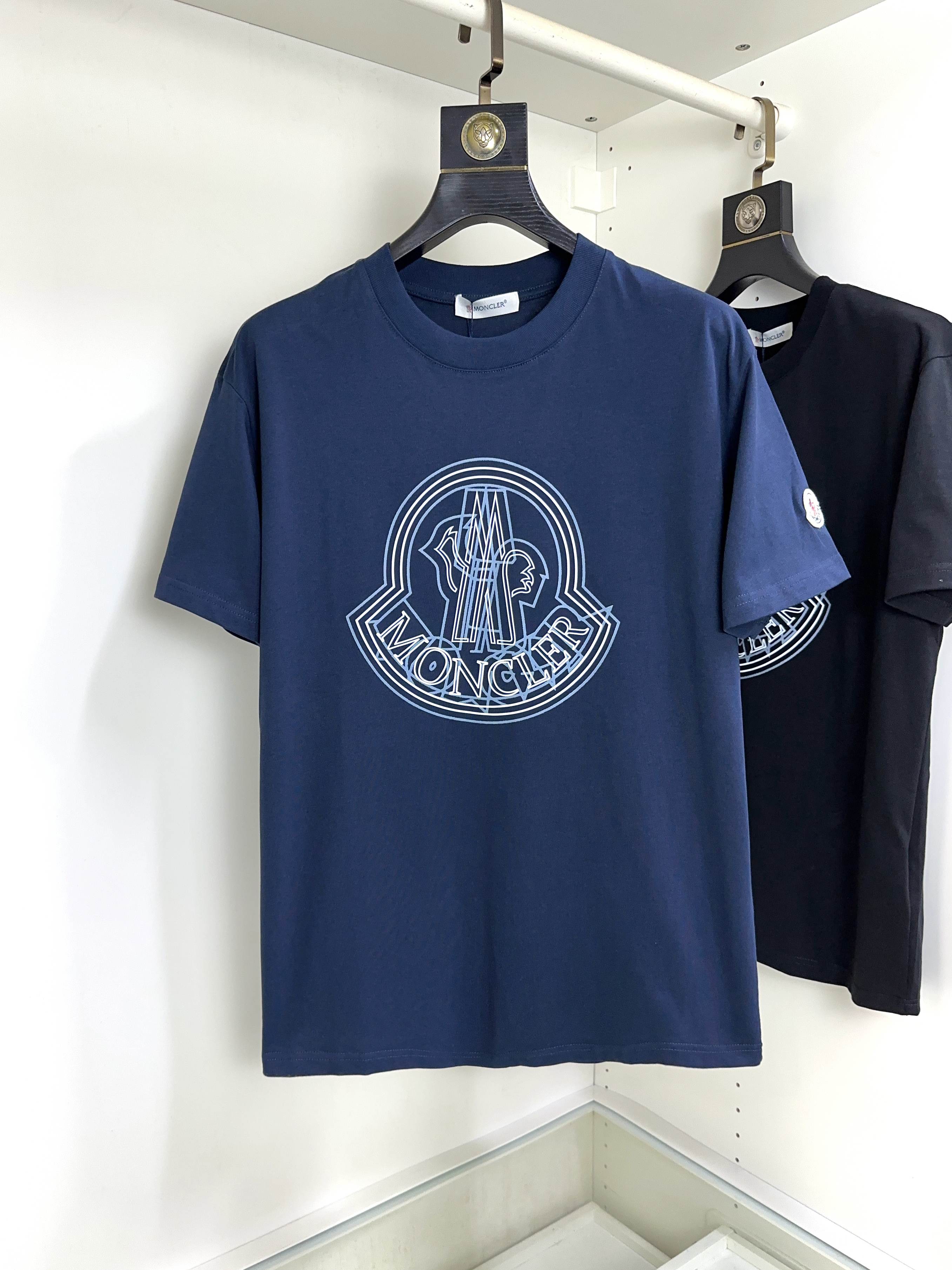 NO:514995,Moncler masked top round neck casual short sleeve high-end custom versatile styles that anyone can easily control. The fabric is fully customized craftsmanship, the latest logo design of the luxurious classic brand on the chest, which is very high-end and must be entered if you understand the goods!  The style and tailoring are slim styles, which are very exquisite, showing aura and highlighting the exquisiteness of business men. This is the unique feature, the right slim fit, and the upper body effect is very good!  Size S-XL can wear 190 catties, Moncler, T-shirt, alexander wang19860909Moncler 蒙口 顶级圆领休闲短袖高级定制百搭款式 任何人都可以轻松驾驭 面料全订制工艺 胸前奢华经典品牌最新logo设计,非常显档次懂货的必须入！版型剪裁属于修身款 非常精致,显气场,又会凸显商务男士的精致,这就是独到之处,恰到好处的修身,上身效果非常赞！尺码S-XL 可穿190斤,,Moncler,T-shirt,alexander wang,Men's clothing