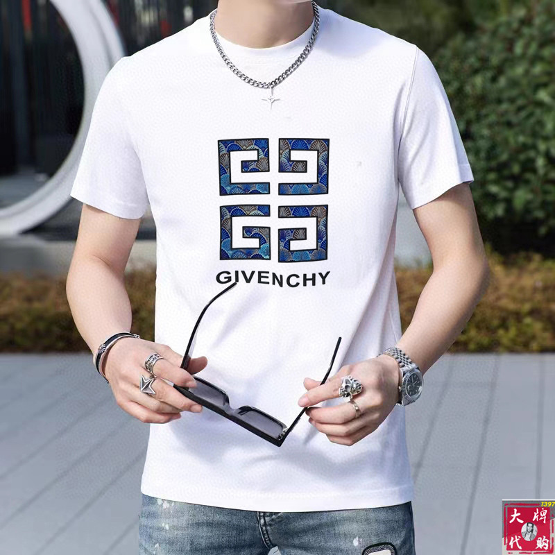 NO:414271,High-end Givenchy Givenchy The largest XXL can wear 200 catties top-level round neck casual short sleeve high-end custom versatile style. Anyone can easily control it. The fabric is fully customized craftsmanship. The latest logo design of the luxurious classic brand on the chest is very high-end. Those who understand goods must enter!  The style and tailoring are slim styles, which are very exquisite, showing aura and highlighting the exquisiteness of business men. This is the unique feature, the right slim fit, and the upper body effect is very good!  Size S-XXL, given , given , given , given , T-shirt, alexander wang19860909高版本  Givenchy 纪梵希 最大XXL可穿200斤顶级圆领休闲短袖高级定制百搭款式 任何人都可以轻松驾驭 面料全订制工艺 胸前奢华经典品牌最新logo设计,非常显档次懂货的必须入！版型剪裁属于修身款 非常精致,显气场,又会凸显商务男士的精致,这就是独到之处,恰到好处的修身,上身效果非常赞！尺码S-XXL,,givenchy,givenchy,T-shirt,alexander wang,Men's clothing