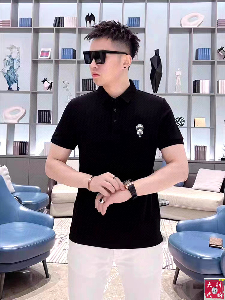 NO:513887,Fendi Fendi Fat Brother Gospel 4XL can wear 200 catties top lapel fashion business lapel short sleeve high markless custom high-end custom versatile styles. Anyone can easily control it. The fabric is fully customized craftsmanship. The latest logo design of the luxurious classic brand on the chest is very high-end. Those who understand goods must enter!  The style and tailoring are slim styles, which are very exquisite, showing aura and highlighting the exquisiteness of business men. This is the unique feature, the right slim fit, and the upper body effect is very good!  Size M-4XL, fendi, fendi, T-shirt, alexander wang19860909Fendi 芬迪  胖哥福音4XL可穿200斤顶级翻领时尚商务翻领短袖高级无痕定制高级定制百搭款式 任何人都可以轻松驾驭 面料全订制工艺 胸前奢华经典品牌最新logo设计,非常显档次懂货的必须入！版型剪裁属于修身款 非常精致,显气场,又会凸显商务男士的精致,这就是独到之处,恰到好处的修身,上身效果非常赞！尺码M-4XL,,fendi,fendi,T-shirt,alexander wang,Men's clothing