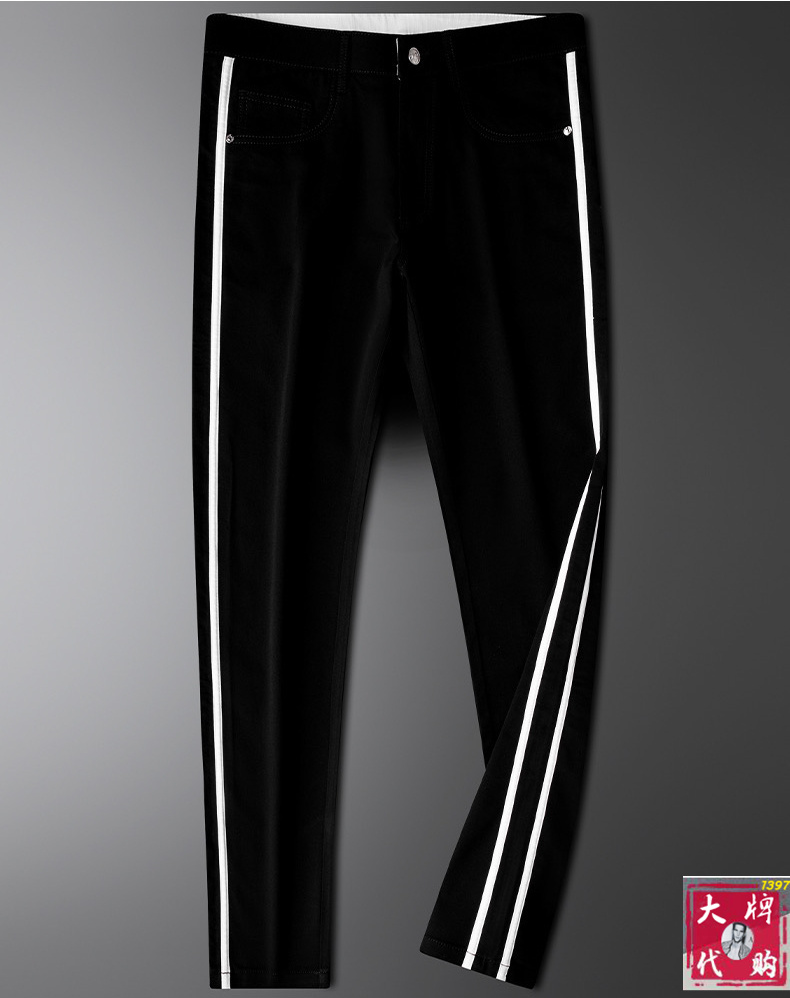 NO:414176,【Gucci】 New spring style, new taste and value sharing, popular casual pants, very comfortable to wear, low-key and luxurious, very classy when worn, no need to say much about the style and cutting of the pants, the upper body is exquisite and vivid. The truly first-class quality is the real palace-grade casual pants, which are made of Turkish cotton, produce the most famous tannin cloth. The quality is excellent, and the pants are soft after heavy washing!  The straight-footed style is not picky, the upper body is absolutely stylish, the expert design is extremely luxurious.  Number of codes 29-40, gucci,alexander wang19860909【 Gucci 古奇】 春季新款 全新品味与价值共享 爆款休闲裤 身穿着非常舒适 低调不失奢华 穿出去非常有档次,裤型款式和裁剪亦无需多言 上身精致跃然.真正一等一顶级质料 真正殿堂级的休闲裤,选用土耳其的棉花 生产出最有名的单宁布 品质卓然,经过重水洗使得裤子很柔软！直脚的版型 不挑人 上身绝对的有型 达人设计 极度奢华．码数29-40,,gucci,alexander wang,Men's clothing