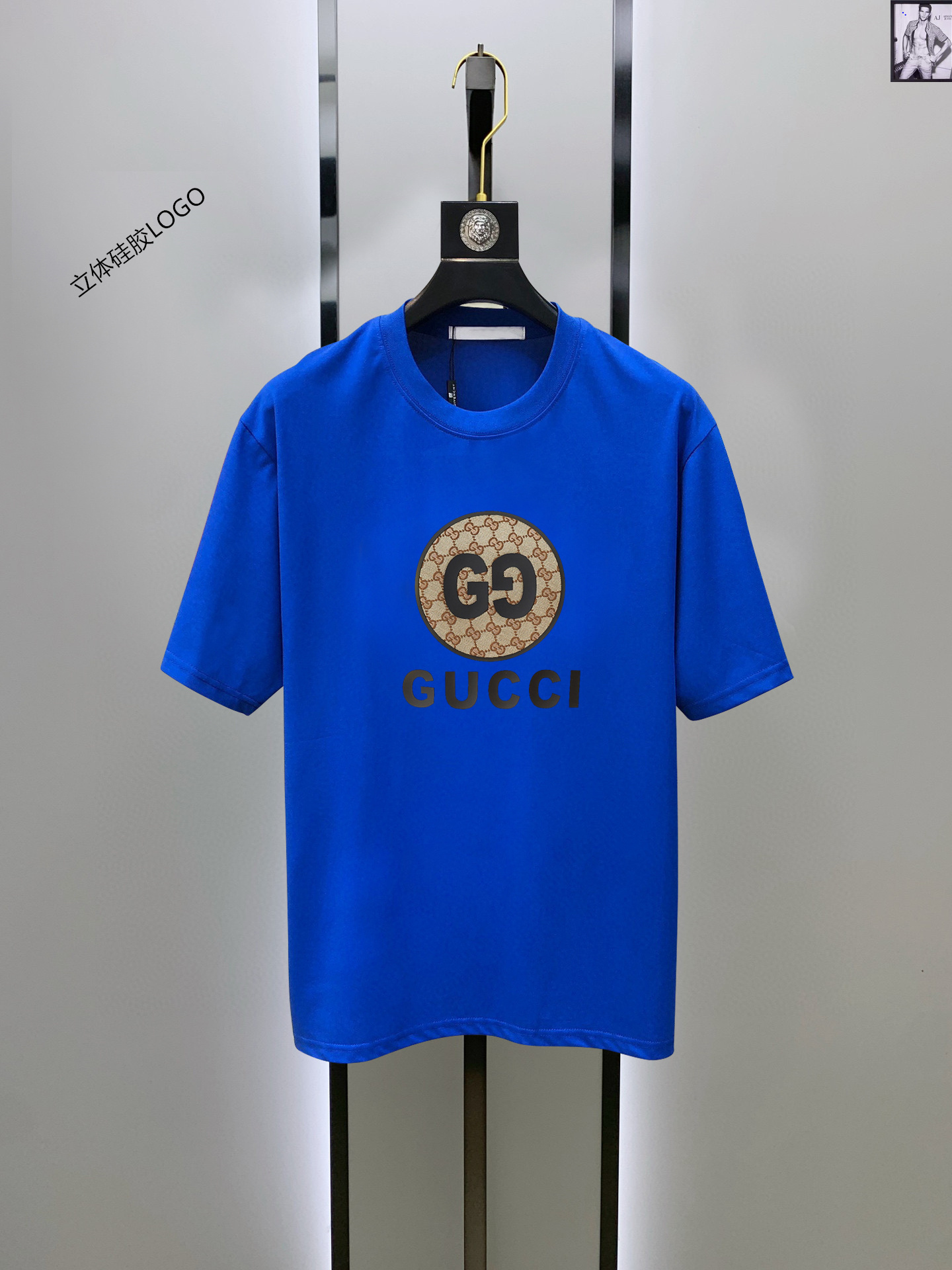 NO:417566,GUCCI Guqi Spring and summer new product fashionable round neck short sleeve high-end custom versatile style!  More practical, anyone can easily control it. It is made of 95 cotton + 5-day silk fabric, with a very touch, no pilling, no deformation, luxurious classic logo design, very high-end and must be entered if you understand the goods!  The style is loose and can be controlled by both men and women!  It shows its aura and highlights its exquisiteness. This is the uniqueness. The upper body effect is very good. Size S-XXL reference (model try on height 173cm and weight kilograms wear M size) and so on, the maximum wear is more than 210 kilograms. Welfare for Fat Brother!  ,gucci,T-shirt,alexander wang19860909GUCCI 古琦 春夏新品时尚圆领短袖高级定制百搭款式！更有实用感 任何人都可以轻松驾驭 采用95棉+5天丝面料制作,手感非常奈斯,不起球,不变形,奢华经典logo设计,非常显档次懂货的必须入！版型剪裁属于宽松版型,男女都可驾驭！显气场,又会凸显精致,这就是独到之处,上身效果非常赞.尺码S-XXL 参考（ 模特试穿 身高173cm体重斤穿M码）以此类推,最大可穿210多斤.胖哥哥福利！,,gucci,T-shirt,alexander wang,Men's clothing