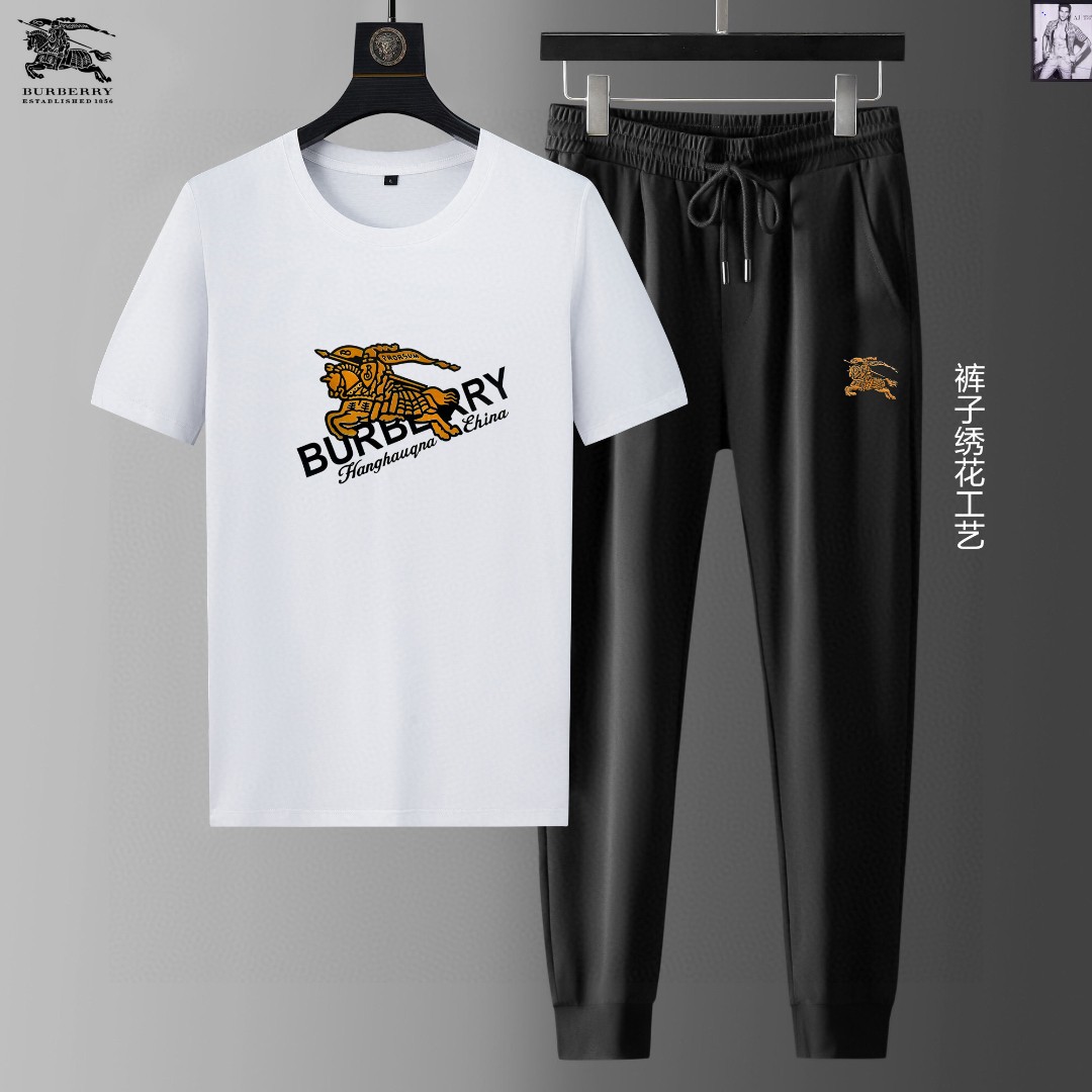 NO:460598,【Burberry】New Summer Set!  High-end custom fabrics!  Exclusive first new product, the official website synchronizes the Milan catwalk model, and the top quality goods (173 130 catties wear) standard code number!  The latest top official website original list, a new experience, three-dimensional fabric tailoring, new hardware accessories, delicate and soft feel, comfortable and breathable upper body, big brand style, luxury and atmospheric, texture only custom imported from Italy, versatile style, not picky to wear, meticulous workmanship, no pressure to go in and out, absolutely a good product worth everyone!  Code number M-4XL, burberry, burberry, alexander wang19860909【 Burberry 巴宝莉】夏季新款套装！高端定制面料！独家首发新品 ,官网同步米兰走秀款 实物拍摄顶级好货（173 130斤穿l）标准码数！最新顶尖官网原单,全新体验 面料立体剪裁 全新五金配件、手感细腻柔软 上身舒适透气 大牌风范 奢华大气 进口意大利定制才有的质感 百搭款式 穿着不挑人 ,做工精细一丝不苟 ,出入无压力 绝对值得人手一件的好货！码数M-4XL,,burberry,burberry,alexander wang,Men's clothing