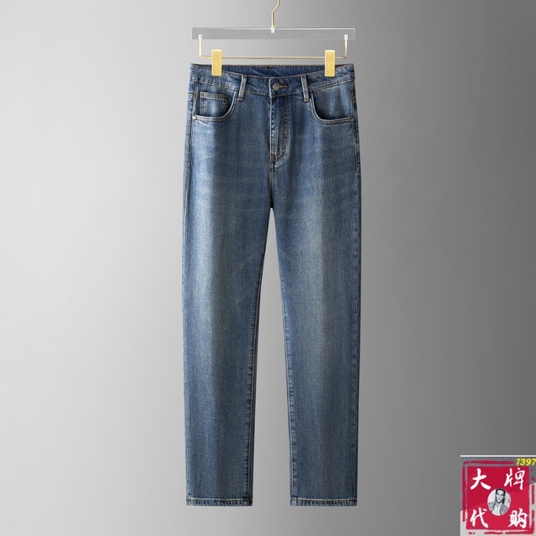 NO:421165,Prada Customized high-quality fashionable jeans. Super versatile. Exclusive customization-imported high-end high-density cotton fabric, close and comfortable, super beautiful style, upper body makes the legs look slender, inner and lined, you can attend any occasion, again emphasize that the fabric is very, very classy! First-class workmanship and texture! The details are exquisite and exquisite, and quite ingenious! You deserve it! 30-38, prada, prada, jeans, alexander wang19860909Prada 普拉达 订制高品质时尚牛仔裤.超级百搭款.独家定制-进口高端高密度精棉面料,贴身舒适,超靓版型、上身显腿修长,內里,走线都无可挑剔,任何场合都可出席,再次强调面料非常非常显档次！做工、质感一流！细节精致考究,颇具匠心！ 您值得拥有！ 码数30-38,,prada,prada,jeans,alexander wang,Men's clothing