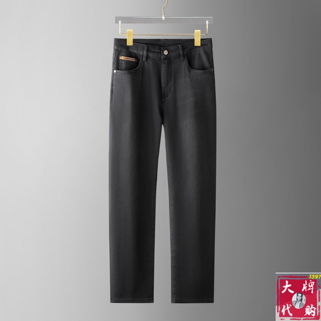 NO:421224,Zegna custom high-quality fashionable jeans. Super versatile. Exclusive customization-imported high-end high-density cotton fabric, close and comfortable, super beautiful style, upper body makes the legs look slender, inner and lined, you can attend any occasion, again emphasize that the fabric is very, very classy! First-class workmanship and texture! The details are exquisite and exquisite, and quite ingenious! You deserve it! 30-38, zegna, jeans, alexander wang19860909Zegna 杰尼亚 订制高品质时尚牛仔裤.超级百搭款.独家定制-进口高端高密度精棉面料,贴身舒适,超靓版型、上身显腿修长,內里,走线都无可挑剔,任何场合都可出席,再次强调面料非常非常显档次！做工、质感一流！细节精致考究,颇具匠心！ 您值得拥有！ 码数30-38,,zegna,jeans,alexander wang,Men's clothing