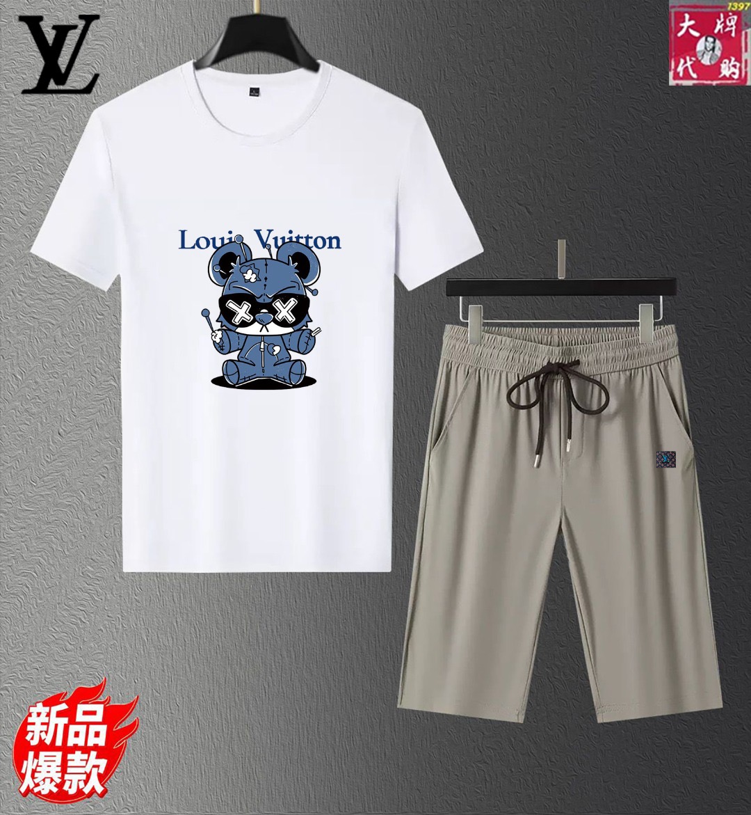 NO:427470,【LV Louis Vuitton】Summer new suit!  Mercerated fabric!  Exclusive first new product, the official website synchronizes the Milan catwalk model, and the physical shot is the standard number of top-quality goods!  The latest top official website original list, a new experience, three-dimensional tailoring of the counter fabric, new hardware accessories, delicate and soft feel, comfortable and breathable upper body, big brand style, luxury and atmospheric, texture only imported from Italy customization, versatile style, not picky in people, fine workmanship and meticulous, no pressure to enter and exit the counter, absolutely worth a piece of good product!  Count M-4XL Please report your height and weight by placing an order, louis vuitton,louis vuitton,alexander wang19860909【 LV 路易威登】夏新款套装！丝光面料！独家首发新品 ,官网同步米兰走秀款 实物拍摄顶级好货标准码数！最新顶尖官网原单,全新体验 专柜面料立体剪裁 全新五金配件、手感细腻柔软 上身舒适透气 大牌风范 奢华大气 进口意大利定制才有的质感 百搭款式 穿着不挑人 ,做工精细一丝不苟 ,出入专柜无压力 绝对值得人手一件的好货！码数M-4XL 下单敬请报身高体重,,louis vuitton,louis vuitton,alexander wang,Men's clothing