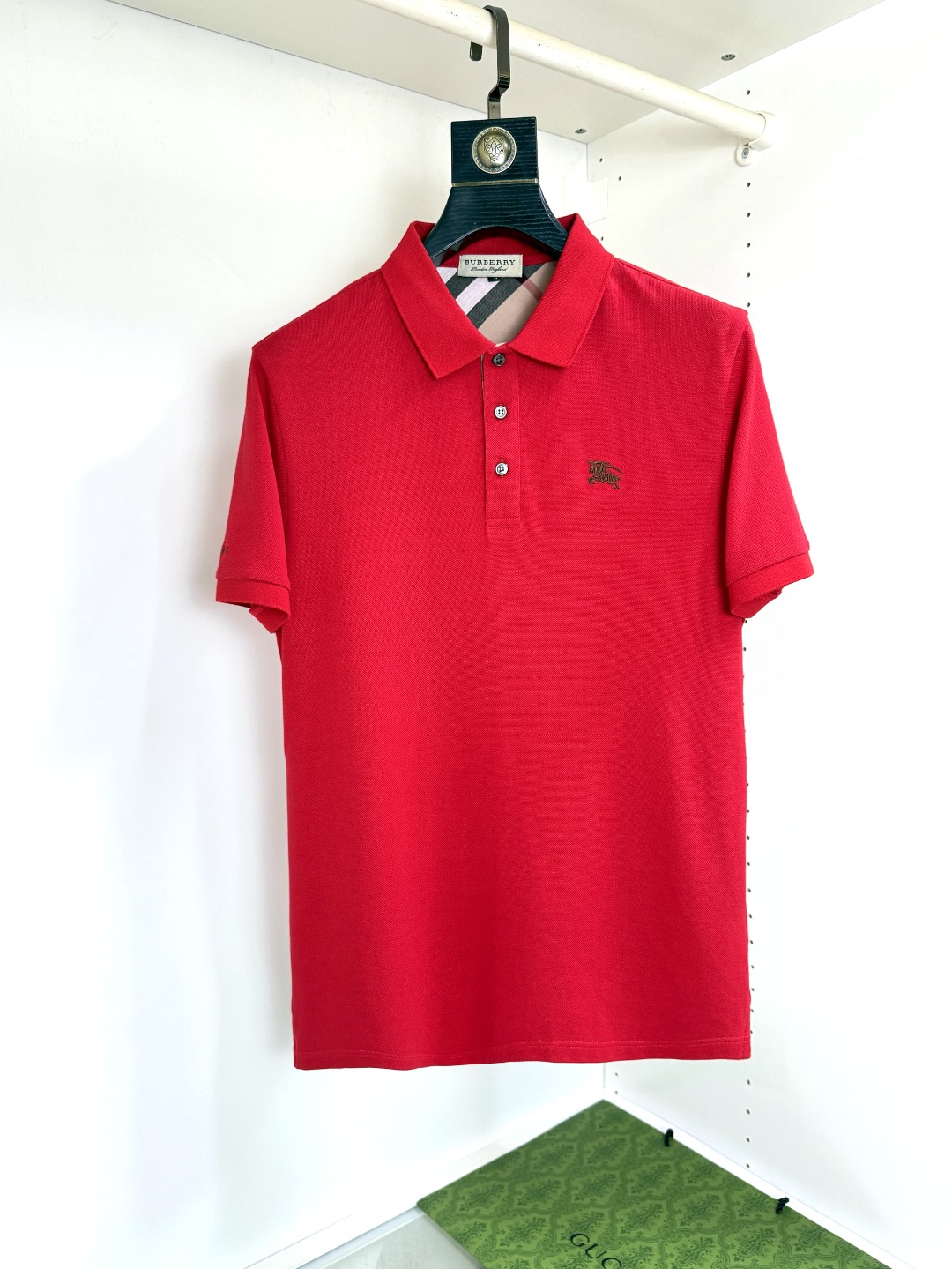 NO:430320,Burberry, Fat Brother Gospel Maximum 4XL can wear 200 catties summer new versatile and fashionable Polo lapel business short sleeves Xinjiang long velvet cotton fabric soft and comfortable and breathable. Brand element design concept reflects high quality. It feels delicate and soft!  It is casually cut, with a great upper body style!  Code number M-4XL, burberry, burberry, T-shirt, alexander wang19860909Burberry 巴宝莉 胖哥福音最大4XL可穿200斤夏款新款百搭时尚Polo翻领商务短袖 新疆长绒棉 面料柔软舒适透气 品牌元素设计理念,体现高品质.手感细腻柔软！呈现休闲裁剪,上身版型超赞！ 码数M-4XL,,burberry,burberry,T-shirt,alexander wang,Men's clothing