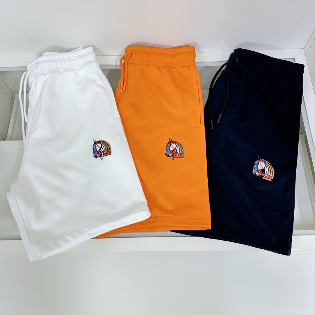 NO:433579,Hermes new summer casual shorts, high-end custom fabric breathable fabric, extremely breathable elastic and comfortable, impeccable details, top-level auxiliary materials, original logo design concept, delicate and soft feel!  The upper body style is excellent!  Size S-3XL can wear 220 catties, hermes, shorts, alexander wang19860909爱马仕 夏季新款男士休闲短裤,高级定制面料透气面料 透气弹力舒适度极高,细节无可挑剔,顶级辅料配备,原版logo设计理念,手感细腻柔软！上身版型超赞！尺码S-3XL可穿220斤,,hermes,shorts,alexander wang,Men's clothing