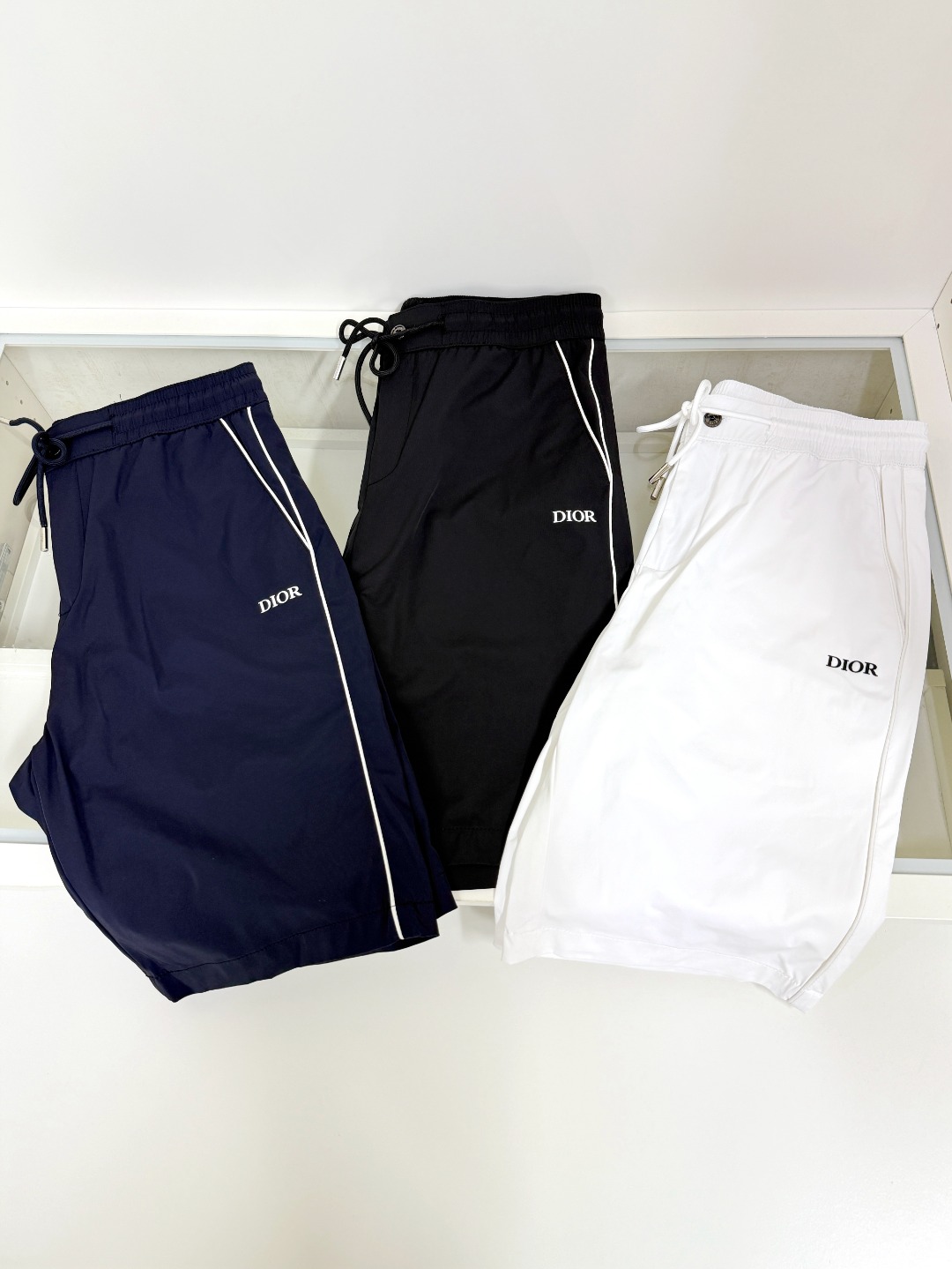 NO:433585,DIOR New summer casual shorts for men, high-end custom fabric breathable fabric, extremely breathable elastic and comfortable, impeccable details, top-level auxiliary materials, original logo design concept, delicate and soft feel!  The upper body style is excellent!  Size M-4XL, dior, dior, shorts, alexander wang19860909DIOR 迪奥 夏季新款男士休闲短裤,高级定制面料透气面料 透气弹力舒适度极高,细节无可挑剔,顶级辅料配备,原版logo设计理念,手感细腻柔软！上身版型超赞！尺码M-4XL,,dior,dior,shorts,alexander wang,Men's clothing