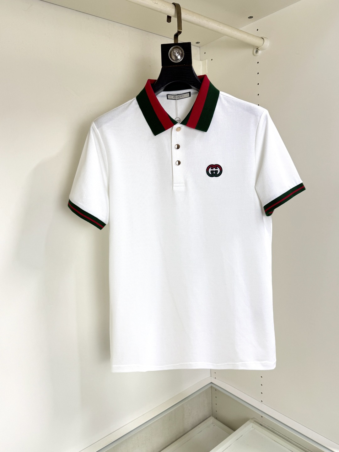 NO:440513,Gucci Fat Brother Gospel Maximum 4XL can wear 200 catties summer new versatile and fashionable Polo lapel business short sleeves Xinjiang long latte cotton fabric soft and comfortable breathable brand element design concept reflects high quality. It feels delicate and soft!  It is casually cut, with a great upper body style!  Code number M-4XL, gucci, T-shirt, alexander wang19860909Gucci 古奇 胖哥福音最大4XL可穿200斤夏款新款百搭时尚Polo翻领商务短袖 新疆长绒棉 面料柔软舒适透气 品牌元素设计理念,体现高品质.手感细腻柔软！呈现休闲裁剪,上身版型超赞！ 码数M-4XL,,gucci,T-shirt,alexander wang,Men's clothing