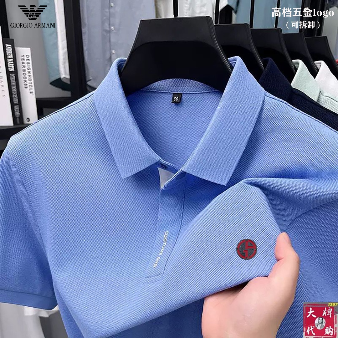 NO:450812,Armani Armani The latest counter is the first to be released!  High-end, fashionable and casual short-sleeved sleeves, super genuine upper body instantly turns into Oppa!  , Simple and fashionable three-dimensional cutting, unique craftsmanship, produced by the original single OEM factory; the upper body effect is excellent, showing confidence temperament; all the details show perfect quality, the classic logo symbolizes the highest quality of the brand, possession is the beginning of another fashion, code number M -- 4XL;,,armani,armani,T-shirt,alexander wang19860909Armani 阿玛尼 最新款专柜同款首发！高端时尚休闲短袖,超正版型上身瞬间变欧巴！,简约时尚的三维裁剪,工艺独特,原单代工厂出品；上身效果极佳,彰显自信气质；所有细微处尽情展现完美品质胸口的经典Logo象征了品牌至高的品质,拥有,便是另一种时尚的开始,码数M --4XL；,,armani,armani,T-shirt,alexander wang,Men's clothing