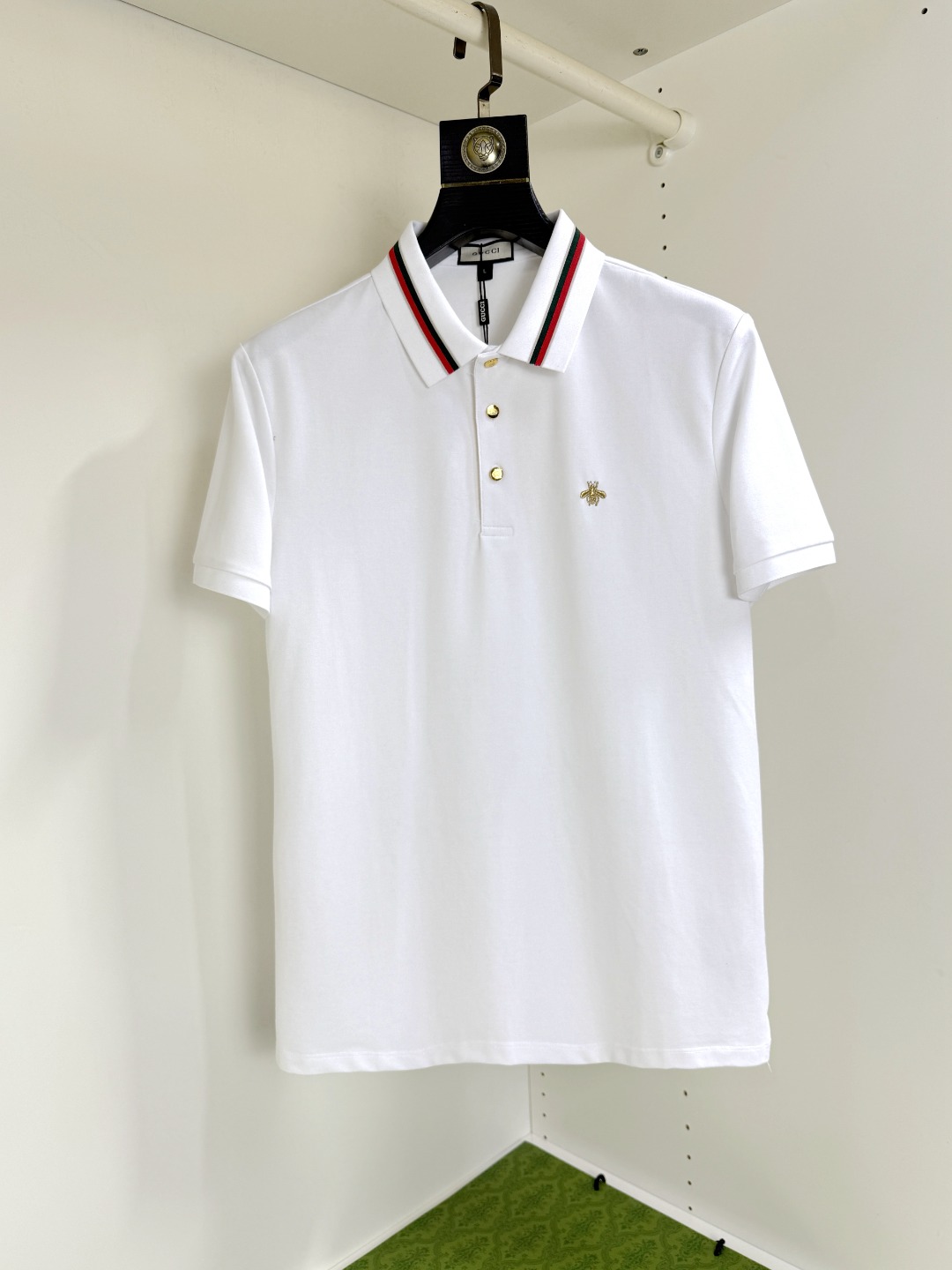 NO:443078,Gucci Fat Brother Gospel Maximum 4XL can wear 200 catties summer new versatile and fashionable Polo lapel business short sleeves Xinjiang long latte cotton fabric soft and comfortable breathable brand element design concept reflects high quality. It feels delicate and soft!  It is casually cut, with a great upper body style!  Code number M-4XL, gucci, T-shirt, alexander wang19860909Gucci 古奇 胖哥福音最大4XL可穿200斤夏款新款百搭时尚Polo翻领商务短袖 新疆长绒棉 面料柔软舒适透气 品牌元素设计理念,体现高品质.手感细腻柔软！呈现休闲裁剪,上身版型超赞！ 码数M-4XL,,gucci,T-shirt,alexander wang,Men's clothing