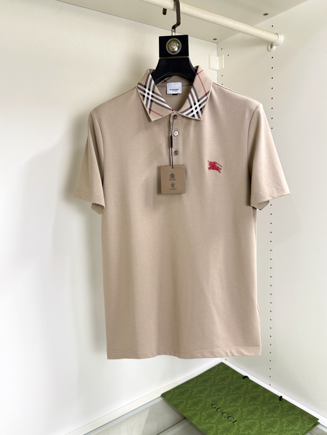 NO:443236,Burberry, Fat Brother Gospel Maximum 4XL can wear 200 catties summer new versatile and fashionable Polo lapel business short sleeves Xinjiang long latte cotton fabric soft and comfortable breathable brand element design concept reflects high quality. It feels delicate and soft!  It is casually cut, with a great upper body style!  Code number M-4XL, burberry, burberry, T-shirt, alexander wang19860909Burberry 巴宝莉 胖哥福音最大4XL可穿200斤夏款新款百搭时尚Polo翻领商务短袖 新疆长绒棉 面料柔软舒适透气 品牌元素设计理念,体现高品质.手感细腻柔软！呈现休闲裁剪,上身版型超赞！ 码数M-4XL,,burberry,burberry,T-shirt,alexander wang,Men's clothing