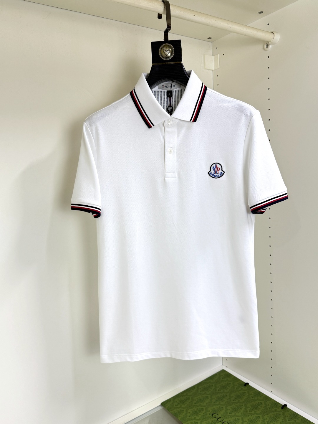 NO:443203,Moncler masked Fat Brother Gospel Max 4XL wearable 200 catties summer new versatile and fashionable Polo lapel business short sleeves Xinjiang long latte cotton fabric soft and comfortable breathable brand element design concept reflects high quality. It feels delicate and soft!  It is casually cut, with a great upper body style!  Code number M-4XL, Moncler, T-shirt, alexander wang19860909Moncler 蒙口 胖哥福音最大4XL可穿200斤夏款新款百搭时尚Polo翻领商务短袖 新疆长绒棉 面料柔软舒适透气 品牌元素设计理念,体现高品质.手感细腻柔软！呈现休闲裁剪,上身版型超赞！ 码数M-4XL,,Moncler,T-shirt,alexander wang,Men's clothing