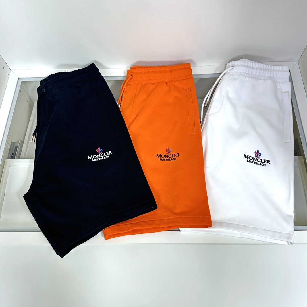 NO:463196,Moncler masked summer new men's casual shorts, high-end custom fabric breathable fabric, extremely breathable elastic and comfortable, impeccable details, top-level auxiliary materials, original logo design concept, delicate and soft feel!  The upper body style is excellent!  Size S-3XL can wear 220 catties, Moncler, shorts, alexander wang19860909Moncler 蒙口 夏季新款男士休闲短裤,高级定制面料透气面料 透气弹力舒适度极高,细节无可挑剔,顶级辅料配备,原版logo设计理念,手感细腻柔软！上身版型超赞！尺码S-3XL可穿220斤,,Moncler,shorts,alexander wang,Men's clothing