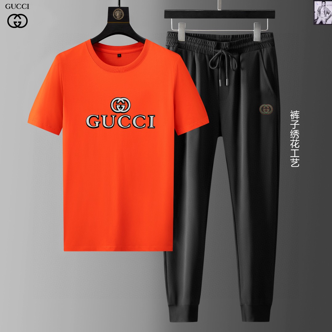 NO:460655,【Gucci】New Summer Set!  High-end custom fabrics!  Exclusive first new product, the official website synchronizes the Milan catwalk model, and the physical shot is the standard number of top-quality goods!  The latest top official website original list, a new experience, three-dimensional fabric tailoring, new hardware accessories, delicate and soft feel, comfortable and breathable upper body, big brand style, luxury and atmospheric, texture only imported from Italy customization, versatile style, not picky to wear, meticulous workmanship, no pressure to go in and out, absolutely a good product worth everyone!  Code number M-4XL, gucci, alexander wang19860909【 Gucci 古奇】夏季新款套装！高端定制面料！独家首发新品 ,官网同步米兰走秀款 实物拍摄顶级好货标准码数！最新顶尖官网原单,全新体验 面料立体剪裁 全新五金配件、手感细腻柔软 上身舒适透气 大牌风范 奢华大气 进口意大利定制才有的质感 百搭款式 穿着不挑人 ,做工精细一丝不苟 ,出入无压力 绝对值得人手一件的好货！码数M-4XL,,gucci,alexander wang,Men's clothing