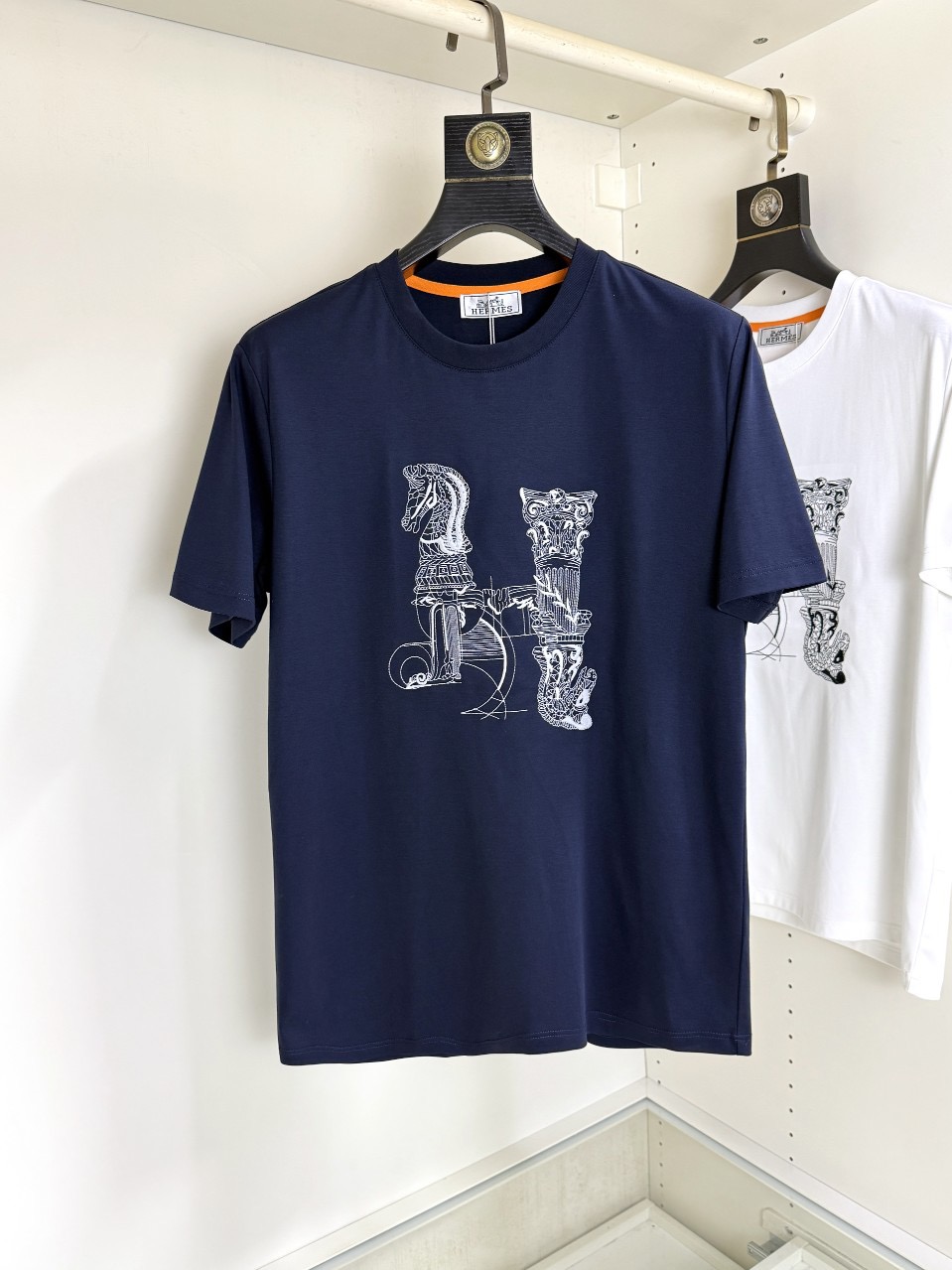 NO:456558,Hermes Fat Brother Gospel Maximum 4XL can wear 200 catties summer new style versatile fashion shipping original T Xinjiang long velvet cotton fabric soft and comfortable breathable brand element design concept reflects high quality. It feels delicate and soft!  It is casually cut, with a great upper body style!  Code number M-4XL, hermes, hermes, alexander wang19860909Hermes爱马仕胖哥福音最大4XL可穿200斤夏款新款百搭时尚运费原T 新疆长绒棉 面料柔软舒适透气 品牌元素设计理念,体现高品质.手感细腻柔软！呈现休闲裁剪,上身版型超赞！ 码数M-4XL,,hermes,hermes,alexander wang,Men's clothing