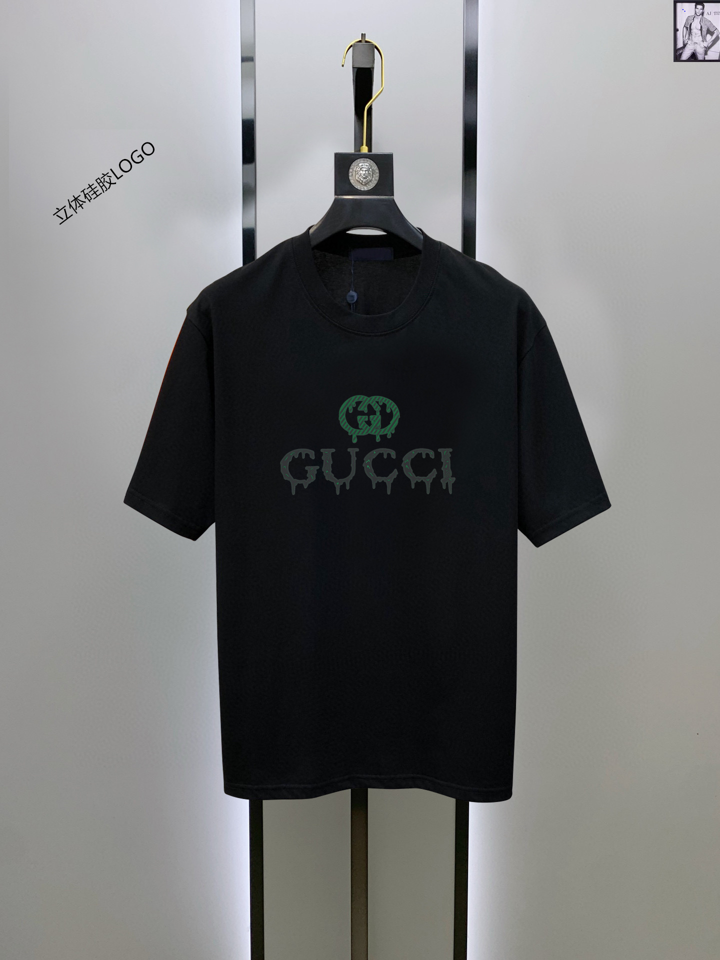 NO:456577,Gucci latest men's short-sleeved round-neck T-shirt, counter quality. Imported mercerized cotton fabric is extremely skin-friendly and comfortable. It feels very delicate to touch, has a good texture and is meticulous in workmanship. It perfectly reflects the three-dimensional feeling. It conforms to the brand's consistent design style. It is a very good overall fashionable T-shirt, sold immediately, and it is completely fine to wear it alone!  The upper body effect is excellent. S-XXL, gucci, T-shirt, tees, t-shirt, alexander wang19860909Gucci 古奇 最新款男装短袖圆领T恤 专柜品质.进口丝光棉面料,极为亲肤舒适 摸上去手感非常的细腻,质感很好,做工细致.完美体现立体感 符合品牌一贯的设计风格,整体非常不错的时尚品味T恤衫,即转即卖,而且内搭单穿都完全没问题！上身效果超赞 码数S-XXL,,gucci,T-shirt,tees，t-shirt,alexander wang,Men's clothing