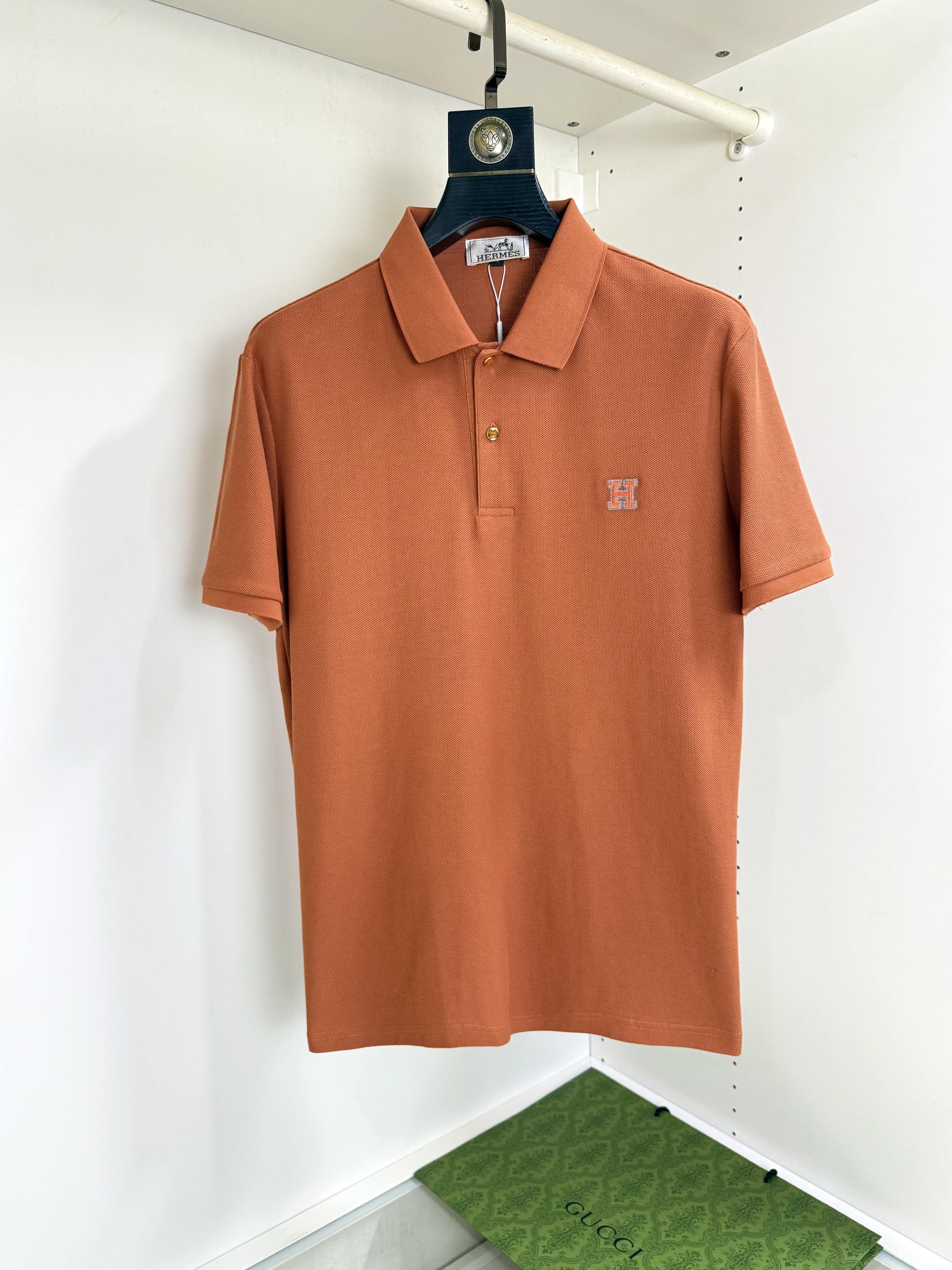 NO:514956,Hermes Fat Brother Gospel Maximum 4XL can wear 200 catties summer new versatile fashion Polo lapel business short sleeves Xinjiang long latte cotton fabric soft comfortable and breathable brand element design concept reflects high quality. It feels delicate and soft!  It is casually cut, with a great upper body style!  Code number M-4XL, hermes, hermes, T-shirt, alexander wang19860909Hermes爱马仕胖哥福音最大4XL可穿200斤夏款新款百搭时尚Polo翻领商务短袖 新疆长绒棉 面料柔软舒适透气 品牌元素设计理念,体现高品质.手感细腻柔软！呈现休闲裁剪,上身版型超赞！ 码数M-4XL,,hermes,hermes,T-shirt,alexander wang,Men's clothing