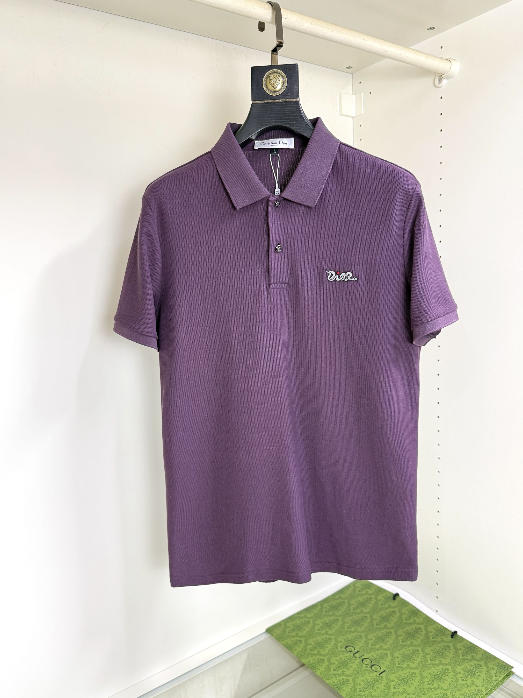 NO:515005,DIOR Summer new versatile and fashionable Polo lapel business short sleeves Xinjiang long latte cotton fabric soft and comfortable and breathable. Brand element design concept reflects high quality. It feels delicate and soft!  It is casually cut, with a great upper body style!  Code number M-3XL, dior, dior, T-shirt, alexander wang19860909DIOR 迪奥 夏款新款百搭时尚Polo翻领商务短袖 新疆长绒棉 面料柔软舒适透气 品牌元素设计理念,体现高品质.手感细腻柔软！呈现休闲裁剪,上身版型超赞！ 码数M-3XL,,dior,dior,T-shirt,alexander wang,Men's clothing