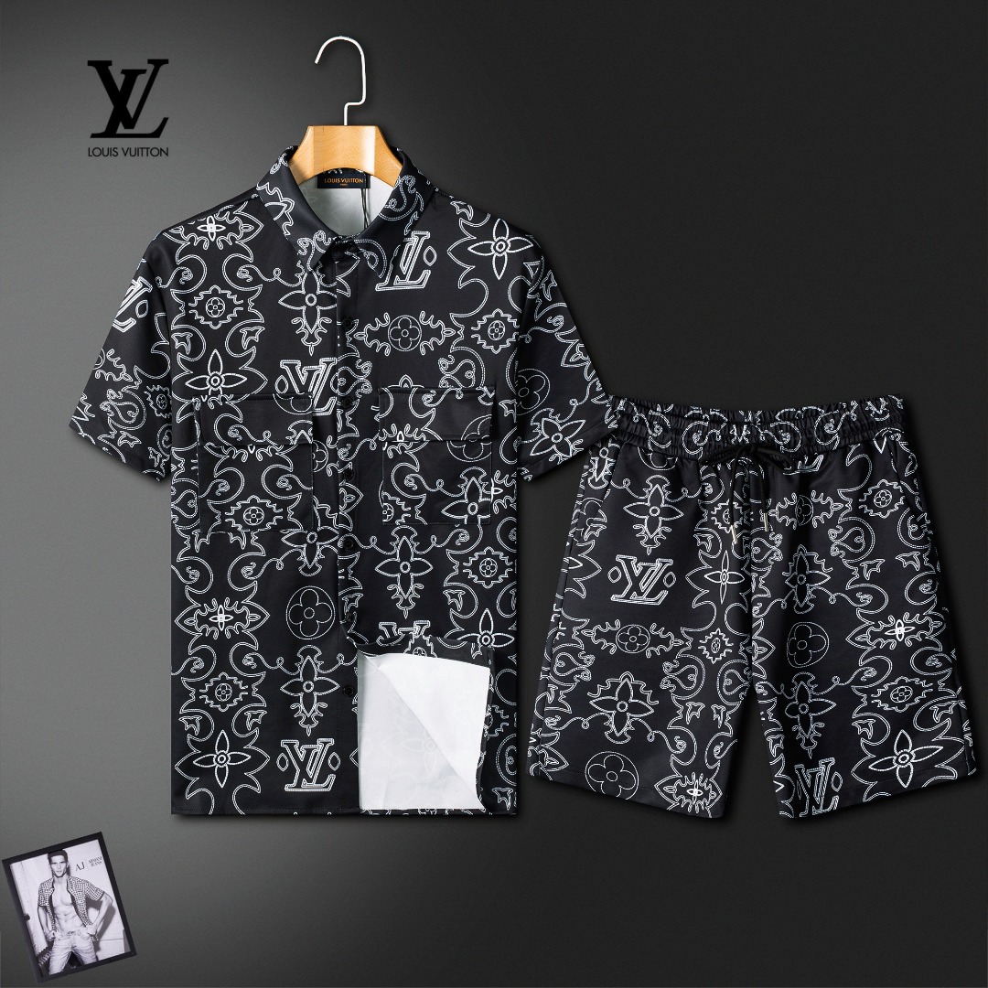 NO:511632,【LV Louis Vuitton】 New summer shorts set!  High-end custom fabrics!  Exclusive first new product, 2025ss official website synchronized with Milan catwalk style, top quality goods (173 130 catties wear) standard code number!  The latest top official website original list, a new experience, three-dimensional fabric tailoring, new hardware accessories, delicate and soft feel, comfortable and breathable upper body, big brand style, luxury and atmospheric, texture only custom imported from Italy, versatile style, not picky to wear, meticulous workmanship, no pressure to go in and out, absolutely a good product worth everyone!  M-3XL (can wear about 190 catties), louis vuitton, louis vuitton, shorts, alexander wang19860909【 LV 路易威登】 夏季新款短裤套装！高端定制面料！独家首发新品 ,2025ss官网同步米兰走秀款 实物拍摄顶级好货（173 130斤穿l）标准码数！最新顶尖官网原单,全新体验 面料立体剪裁 全新五金配件、手感细腻柔软 上身舒适透气 大牌风范 奢华大气 进口意大利定制才有的质感 百搭款式 穿着不挑人 ,做工精细一丝不苟 ,出入无压力 绝对值得人手一件的好货！码数M-3XL（可穿190斤左右）,,louis vuitton,louis vuitton,shorts,alexander wang,Men's clothing