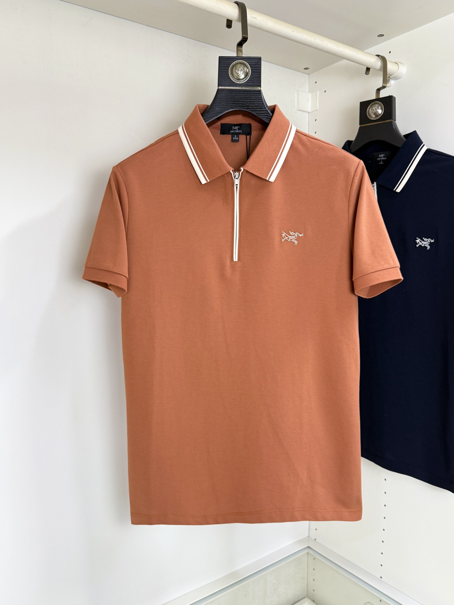 NO:470077,Archaeoptera Bird Fat Brother Gospel Maximum 4XL can wear 200 catties summer new versatile and fashionable Polo lapel business short sleeves Xinjiang long velvet cotton fabric soft and comfortable breathable brand element design concept reflects high quality. It feels delicate and soft!  It is casually cut, with a great upper body style!  Code number M-4XL, arc'teryx, T-shirt, alexander wang19860909始祖鸟胖哥福音最大4XL可穿200斤夏款新款百搭时尚Polo翻领商务短袖 新疆长绒棉 面料柔软舒适透气 品牌元素设计理念,体现高品质.手感细腻柔软！呈现休闲裁剪,上身版型超赞！ 码数M-4XL,arc'teryx,T-shirt,alexander wang,Men's clothing