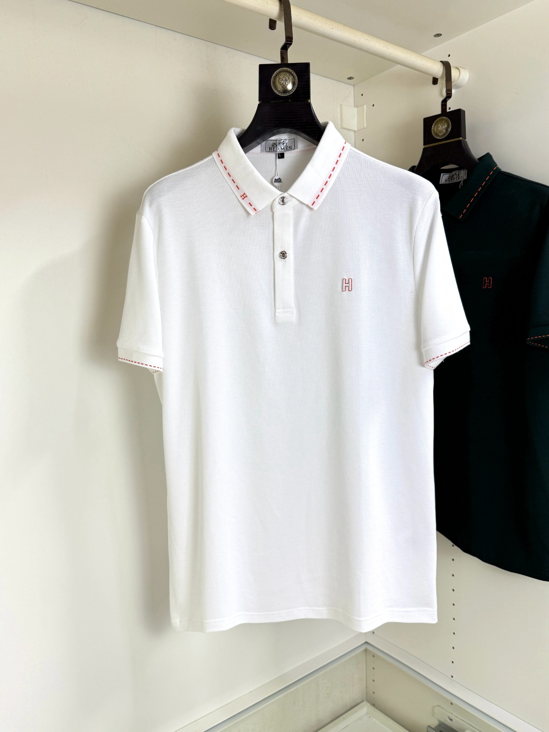 NO:477848,Hermes Da Pang Ge Gospel Maximum 4XL wearable summer new versatile fashion Polo lapel business short sleeves Xinjiang long latte cotton fabric soft comfortable and breathable brand element design concept reflects high quality. It feels delicate and soft!  It is casually cut, with a great upper body style!  Code number M-4XL, hermes, hermes, T-shirt, alexander wang19860909Hermes 爱马仕 达 胖哥福音最大4XL可穿斤夏款新款百搭时尚Polo翻领商务短袖 新疆长绒棉 面料柔软舒适透气 品牌元素设计理念,体现高品质.手感细腻柔软！呈现休闲裁剪,上身版型超赞！ 码数M-4XL,,hermes,hermes,T-shirt,alexander wang,Men's clothing