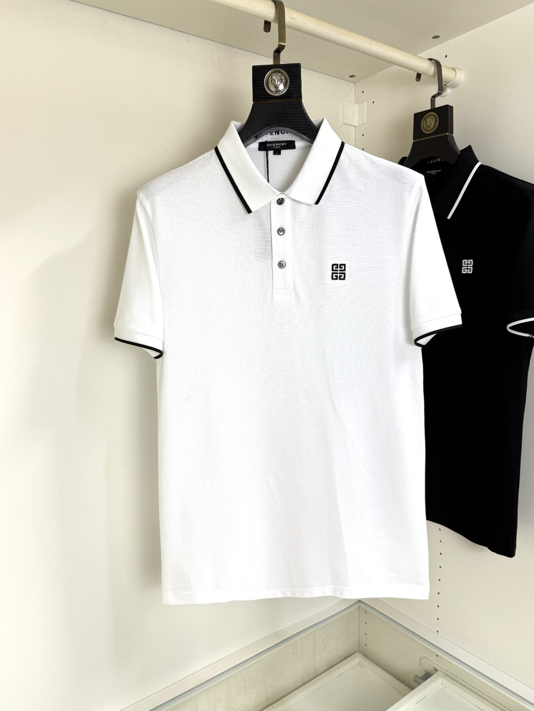 NO:477892,Givenchy Givenchy Fat Brother Gospel Maximum 4XL Wearable Summer New Versatile Fashion Polo Lapel Business Short Sleeve Xinjiang Long Waist Cotton Fabric Soft Comfortable Breathable Brand Element Design Concept, reflecting high quality. It feels delicate and soft!  It is casually cut, with a great upper body style!  Code number M-4XL, given , given , given , given , T-shirt, alexander wang19860909Givenchy 纪梵希 胖哥福音最大4XL可穿斤夏款新款百搭时尚Polo翻领商务短袖 新疆长绒棉 面料柔软舒适透气 品牌元素设计理念,体现高品质.手感细腻柔软！呈现休闲裁剪,上身版型超赞！ 码数M-4XL,,givenchy,givenchy,T-shirt,alexander wang,Men's clothing