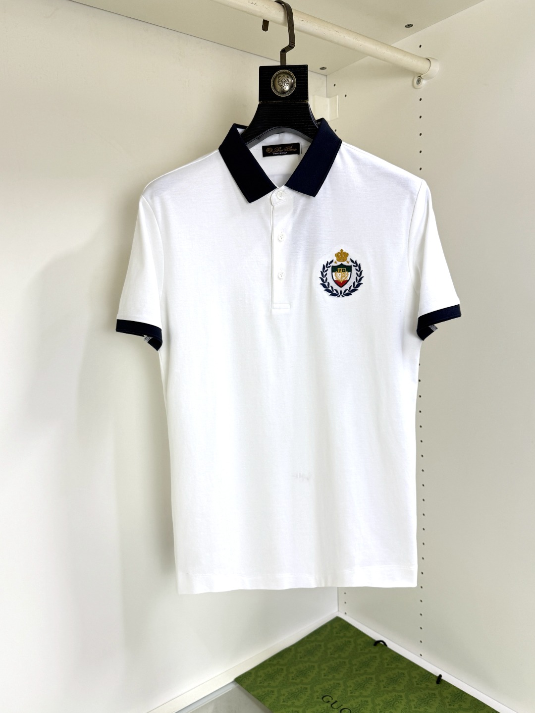 NO:481406,Loro Piana Nouyou Pianya Pang Ge Gospel Maximum 4XL can wear 200 catties summer new versatile fashion Polo lapel business short sleeves Xinjiang long latte cotton fabric soft comfortable and breathable brand element design concept reflects high quality. It feels delicate and soft!  It is casually cut, with a great upper body style!  Code number M-4XL, loro piana, T-shirt, alexander wang19860909Loro Piana诺悠翩雅胖哥福音最大4XL可穿200斤夏款新款百搭时尚Polo翻领商务短袖 新疆长绒棉 面料柔软舒适透气 品牌元素设计理念,体现高品质.手感细腻柔软！呈现休闲裁剪,上身版型超赞！ 码数M-4XL,,loro piana,T-shirt,alexander wang,Men's clothing