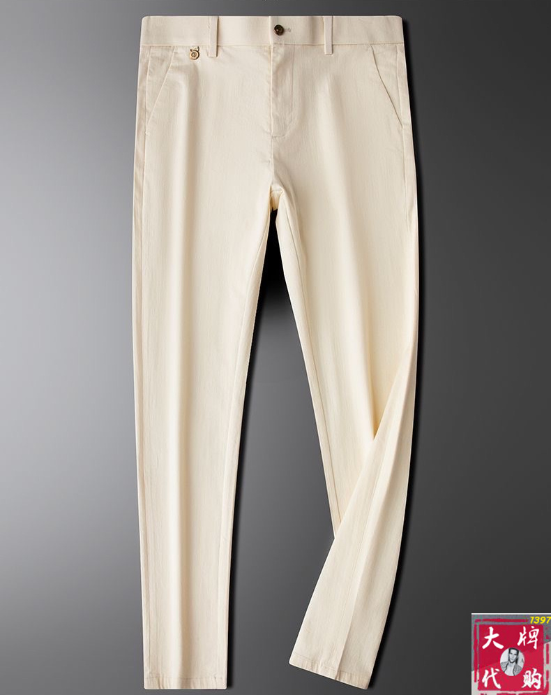 NO:497702,【Majira】 New summer style, new taste and value sharing, popular jeans, very comfortable to wear, low-key and luxurious, very classy when worn, no need to say much about the style and cutting of the pants, the upper body is exquisite and vivid. The truly first-class quality, the truly palace-grade jeans, made of Turkish cotton, produce the most famous tannin cloth, excellent quality, heavy washing makes the pants very soft!  The straight-footed style is not picky, the upper body is absolutely stylish, the expert design is extremely luxurious.  29-40, Masion Margiela,jeans,alexander wang19860909【马吉拉】 夏季新款 全新品味与价值共享 爆款牛仔裤 身穿着非常舒适 低调不失奢华 穿出去非常有档次,裤型款式和裁剪亦无需多言 上身精致跃然.真正一等一顶级质料 真正殿堂级的牛仔裤,选用土耳其的棉花 生产出最有名的单宁布 品质卓然,经过重水洗使得裤子很柔软！直脚的版型 不挑人 上身绝对的有型 达人设计 极度奢华．码数29-40,,masion margiela,jeans,alexander wang,Men's clothing