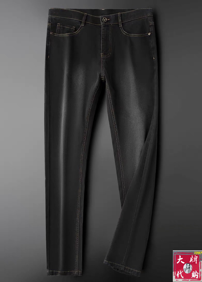 NO:497686,【Tommy】 New summer style, new taste and value sharing, popular jeans, very comfortable to wear, low-key and luxurious, very classy when worn, no need to say much about the trouser style and cutting, the upper body is exquisite and vivid. The truly first-class quality is truly palace-grade jeans, using Turkish cotton, produce the most famous tannin cloth, excellent quality, heavy washing makes the pants very soft!  The straight-footed style is not picky, the upper body is absolutely stylish, the expert design is extremely luxurious.  Number of codes 29-40, Tom ford, jeans, alexander wang19860909【Tommy】 夏季新款 全新品味与价值共享 爆款牛仔裤 身穿着非常舒适 低调不失奢华 穿出去非常有档次,裤型款式和裁剪亦无需多言 上身精致跃然.真正一等一顶级质料 真正殿堂级的牛仔裤,选用土耳其的棉花 生产出最有名的单宁布 品质卓然,经过重水洗使得裤子很柔软！直脚的版型 不挑人 上身绝对的有型 达人设计 极度奢华．码数29-40,,tom ford,jeans,alexander wang,Men's clothing