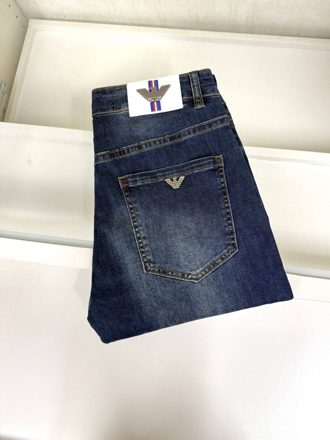 NO:489451,Armani Armani is coming, new models and new products are available for sale in the counter. The original jeans in physical stores are already 1:1 good products for the original products of all ages. The highest version of the imported European fabric in the market is comfortable, soft and skin-friendly, with super cool and fashionable and versatile upper body effect, straight and stylish, a must-have for the wardrobe!  Suitable for any occasion Size 29-38, Armani, Armani, Jeans, Alexander wang19860909Armani 阿玛尼 爆款来袭 新款新品 专柜有售 实体店已极品牛仔裤专柜原版1:1好货,适合各个年龄段.市场最高版本的欧洲进口面料.舒适柔软亲肤,上身效果超级棒时尚百搭,笔挺有型,衣橱必备！适合任何场合穿着 尺码29-38,,armani,armani,jeans,alexander wang,Men's clothing