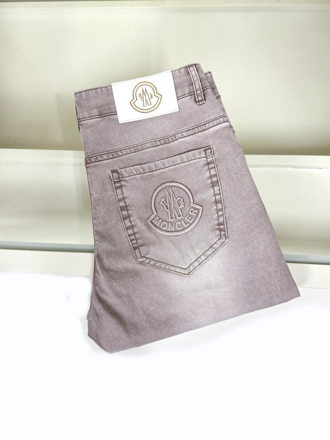 NO:489427,Crowsin, hot products are coming, new models and new products are available for sale in the counter. The original jeans in physical stores are already 1:1 good products for the counter, suitable for all ages. The highest version of the imported European fabric in the market is comfortable, soft and skin-friendly, with super cool and fashionable and versatile effect, straight and stylish, a must-have for the wardrobe!  Suitable for any occasion Size 29-38, Chrome hearts, jeans, alexander wang19860909克罗心 爆款来袭 新款新品 专柜有售 实体店已极品牛仔裤专柜原版1:1好货,适合各个年龄段.市场最高版本的欧洲进口面料.舒适柔软亲肤,上身效果超级棒时尚百搭,笔挺有型,衣橱必备！适合任何场合穿着 尺码29-38,,chrome hearts,jeans,alexander wang,Men's clothing