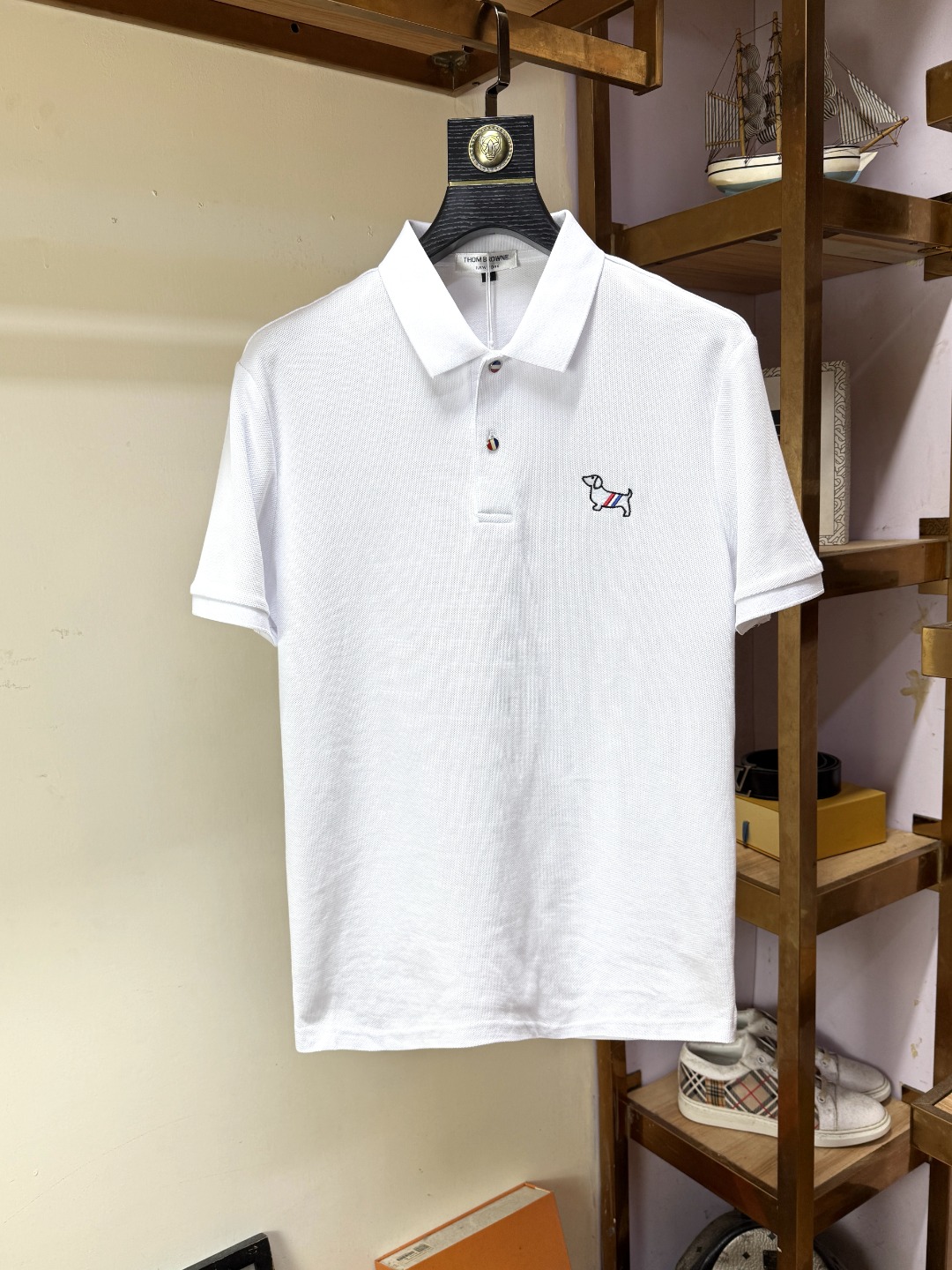 NO:489475,DIOR DIOR Pang Ge Gospel Maximum 4XL can wear 200 catties summer new versatile and fashionable Polo lapel business short sleeves Xinjiang long latte cotton fabric soft and comfortable and breathable. Brand element design concept reflects high quality. It feels delicate and soft!  It is casually cut, with a great upper body style!  Code number M-4XL, dior, dior, T-shirt, alexander wang19860909DIOR 迪奥 胖哥福音最大4XL可穿200斤夏款新款百搭时尚Polo翻领商务短袖 新疆长绒棉 面料柔软舒适透气 品牌元素设计理念,体现高品质.手感细腻柔软！呈现休闲裁剪,上身版型超赞！ 码数M-4XL,,dior,dior,T-shirt,alexander wang,Men's clothing