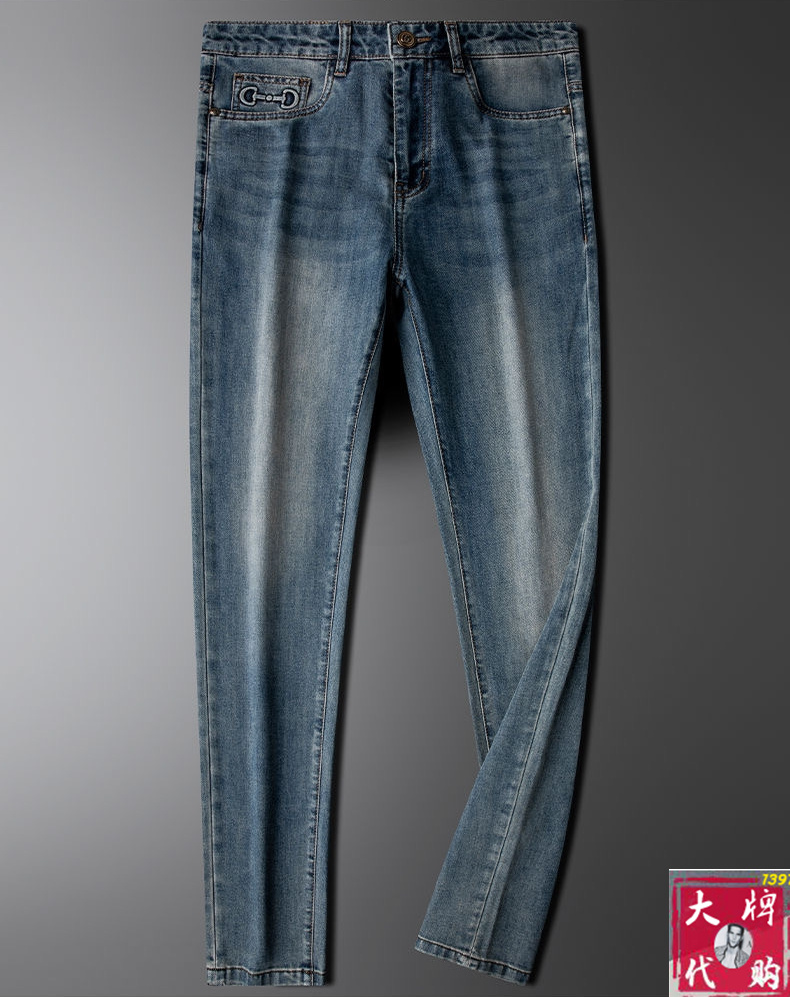 NO:492501,[Ferragamo] New style, new taste and value sharing, popular jeans, very comfortable to wear, low-key and luxurious, very classy when worn, no need to say much about the style and cutting of the pants, the upper body is exquisite and vivid. The truly first-class quality, the truly palace-grade jeans, made of Turkish cotton, produce the most famous tannin cloth, excellent quality, heavy washing makes the pants very soft!  The straight-footed style is not picky, the upper body is absolutely stylish, the expert design is extremely luxurious.  29-40 yards, ferragamo, jeans, alexander wang19860909【菲拉格慕】 新款 全新品味与价值共享 爆款牛仔裤 身穿着非常舒适 低调不失奢华 穿出去非常有档次,裤型款式和裁剪亦无需多言 上身精致跃然.真正一等一顶级质料 真正殿堂级的牛仔裤,选用土耳其的棉花 生产出最有名的单宁布 品质卓然,经过重水洗使得裤子很柔软！直脚的版型 不挑人 上身绝对的有型 达人设计 极度奢华．码数29-40,,ferragamo,jeans,alexander wang,Men's clothing