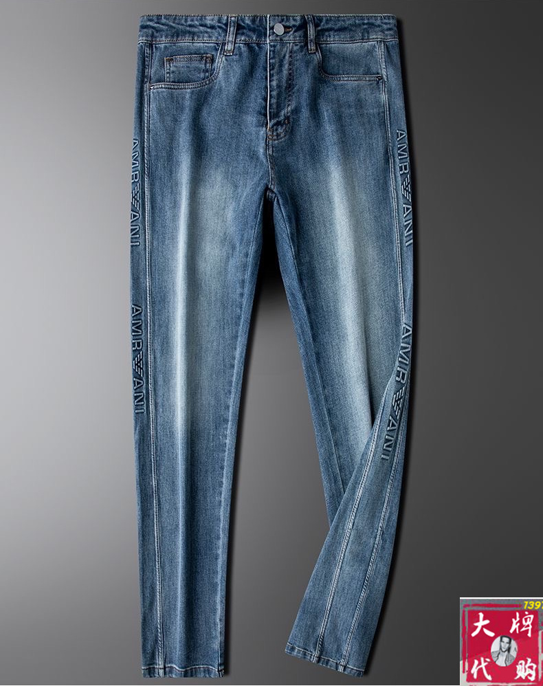 NO:492515,[Armani] New style, new taste and value sharing, popular jeans, very comfortable to wear, low-key and luxurious, very classy when worn, no need to say much about the style and cutting of the pants, the upper body is exquisite and vivid. The truly first-class quality, the truly palace-grade jeans, made of Turkish cotton, produce the most famous tannin cloth, excellent quality, heavy washing makes the pants very soft!  The straight-footed style is not picky, the upper body is absolutely stylish, the expert design is extremely luxurious.  Number of codes 29-40, Armani, jeans, alexander wang19860909【阿玛尼】 新款 全新品味与价值共享 爆款牛仔裤 身穿着非常舒适 低调不失奢华 穿出去非常有档次,裤型款式和裁剪亦无需多言 上身精致跃然.真正一等一顶级质料 真正殿堂级的牛仔裤,选用土耳其的棉花 生产出最有名的单宁布 品质卓然,经过重水洗使得裤子很柔软！直脚的版型 不挑人 上身绝对的有型 达人设计 极度奢华．码数29-40,,armani,jeans,alexander wang,Men's clothing