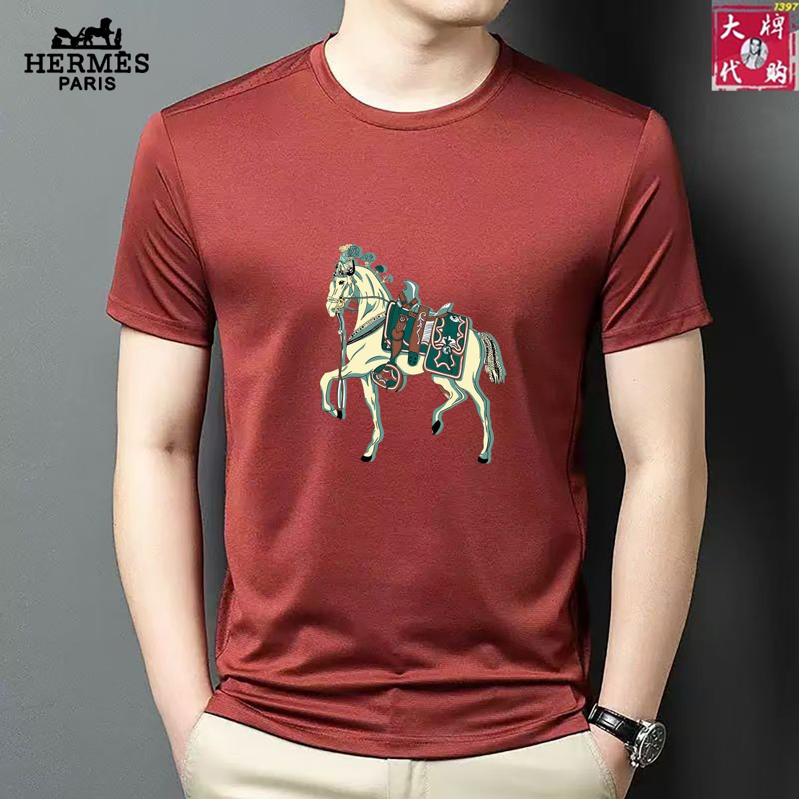 NO:492524,【Hermes】New summer fashion short-sleeved short-sleeved, world-class men's clothing, simple and fashionable, calm and versatile, atmospheric and elegant, extremely comfortable and comfortable experience High-end fabrics, bright colors, ultimate smooth touch, delicate and not easy to wrinkle, luxurious and noble, crisp and stylish, locking needles, high-density sewing, all details are meticulous!  Worth owning.  Code number M-4XL, hermes, hermes, T-shirt, alexander wang19860909【Hermes 爱马仕】夏季新款时尚短袖, 全球顶级男装,简约时尚,从容百搭,大气优雅 极度舒适体验 高端面料 色泽鲜艳 极致顺滑触感 细腻不易起皱 奢华高贵 挺括有型 锁针、高密度缝制,一切的细节处理一丝不苟！值得拥有．码数M-4XL,,hermes,hermes,T-shirt,alexander wang,Men's clothing