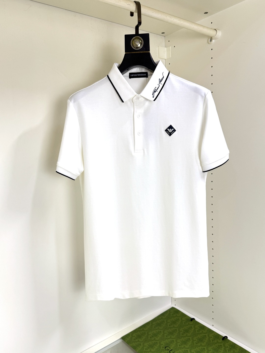 NO:492631,Armani Summer new versatile and fashionable Polo lapel business short sleeves Xinjiang long latte cotton fabric soft and comfortable breathable brand element design concept reflects high quality. It feels delicate and soft!  It is casually cut, with a great upper body style!  Code number M-3XL, armani, armani, T-shirt, alexander wang19860909Armani 阿玛尼 夏款新款百搭时尚Polo翻领商务短袖 新疆长绒棉 面料柔软舒适透气 品牌元素设计理念,体现高品质.手感细腻柔软！呈现休闲裁剪,上身版型超赞！ 码数M-3XL,,armani,armani,T-shirt,alexander wang,Men's clothing