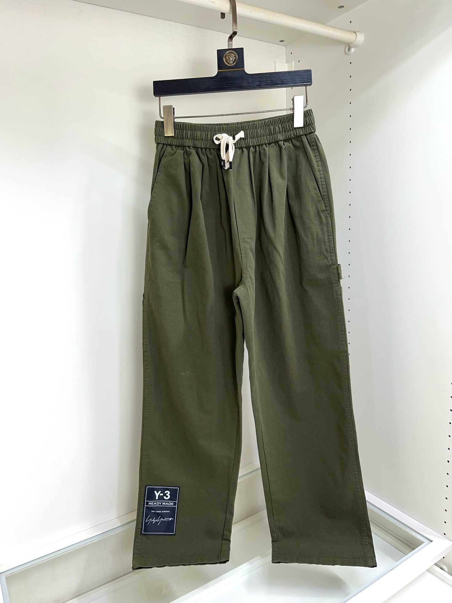 NO:518790,Y-3 2025 spring and summer new elastic strap casual pants!  The official website is released simultaneously. The brand's classic LOGO casual pants, customized fabric, excellent comfort, strong hand touch. Extremely recognizable, perfect quality craftsmanship. Size M-3XL, alexander wang19860909Y-3 2025春夏款新款松紧带休闲裤！官网同步发售.品牌经典LOGO休闲裤 ,定制面料,舒适度极好,手触感强烈.辨识度极高,完美品相工艺. 尺码M-3XL,,alexander wang,Men's clothing