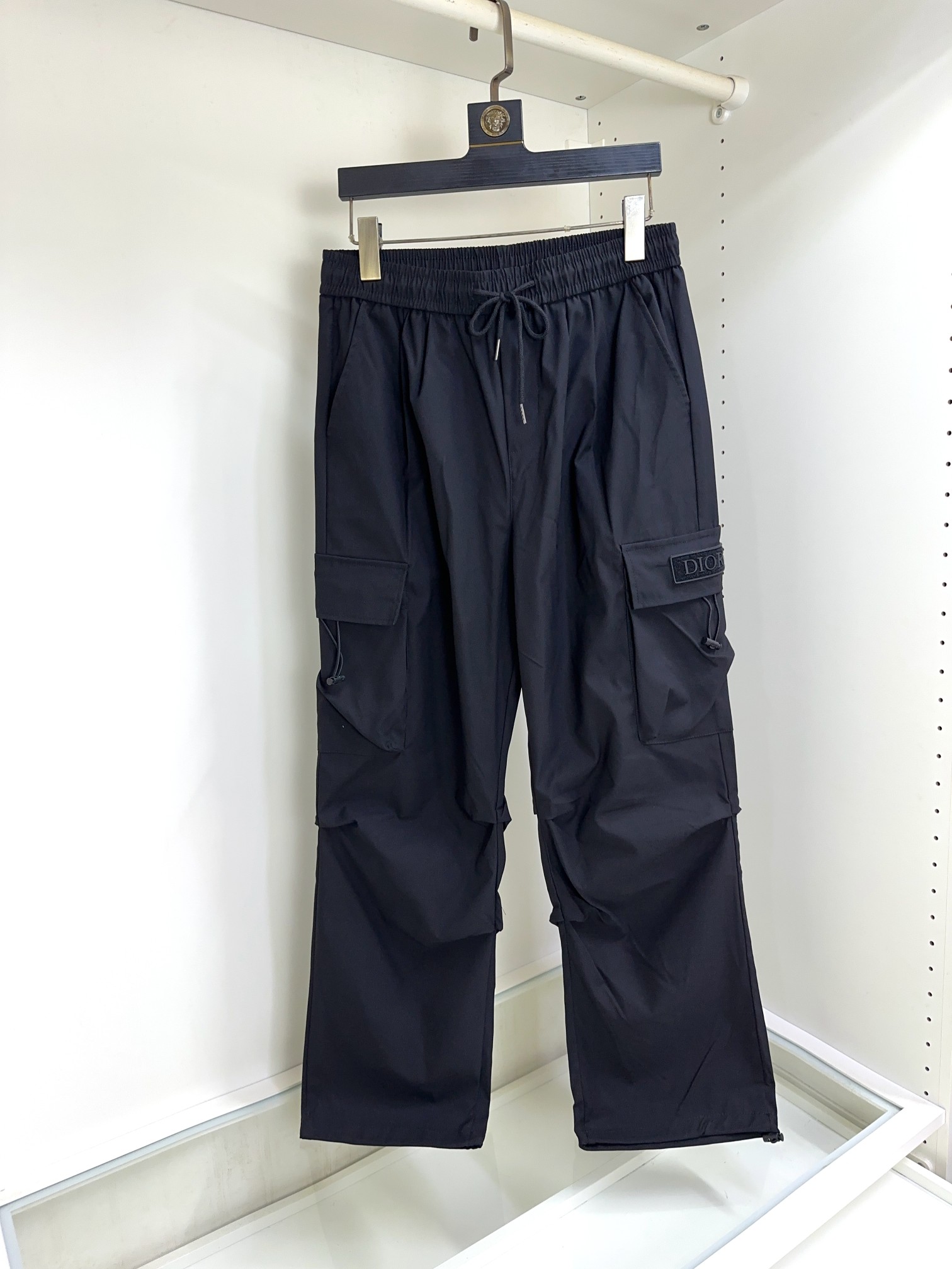 NO:518786,DIOR 2025 spring and summer new elastic strap casual pants!  The official website is released simultaneously. The brand's classic LOGO casual pants, customized fabric, excellent comfort, strong hand touch. Very high recognition, perfect quality craftsmanship. Size M-3XL,,dior,dior,alexander wang19860909DIOR 迪奥 2025春夏款新款松紧带休闲裤！官网同步发售.品牌经典LOGO休闲裤 ,定制面料,舒适度极好,手触感强烈.辨识度极高,完美品相工艺. 尺码M-3XL,,dior,dior,alexander wang,Men's clothing