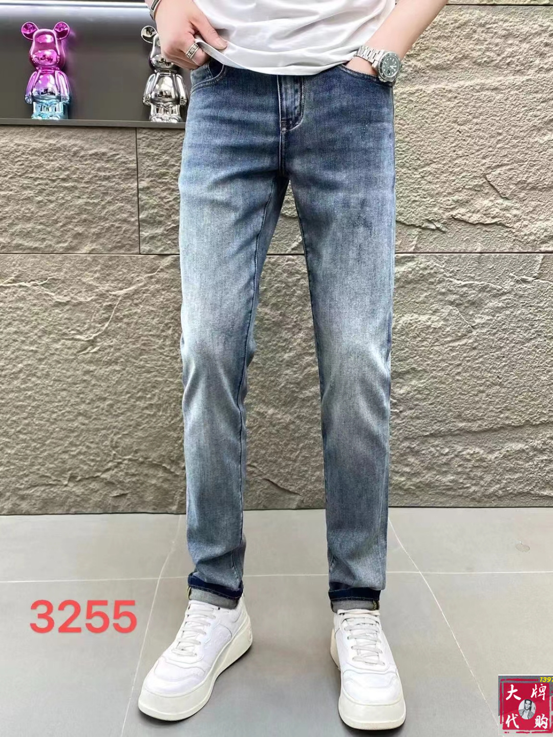 NO:518837,DIOR Men's jeans original original cloth original wash water!  Imported original wash elastic fabrics, complex handicrafts superimposed, any wash process will become a completely different color effect after a few more seconds, so it is more precious, especially long-lasting and odor-resistant... Use the best tannin elastic texture, genuine leather leather cards, high-quality metal accessories... to create a unique and original jeans style!  Original hardware accessories, super positive style, comfortable and breathable, extremely high grade, counter quality, and handsome upper body. Number of codes 29-38,,dior,dior,jeans,alexander wang19860909DIOR 迪奥 男士牛仔裤原厂原布原洗水！进口原版水洗弹力面料,复杂的手工艺叠加,任何一个洗水环节多停留几秒都会变成完全不一样的颜色效果,所以越加珍贵,特别持久、耐味…… 选用上乘的丹宁弹力质感,真皮皮牌、高定的金属辅料……打造出独特及原创的牛仔裤款型！原版五金辅料,版型超正,舒适透气,档次极高,专柜品质,上身帅气十足. 码数29-38,,dior,dior,jeans,alexander wang,Men's clothing