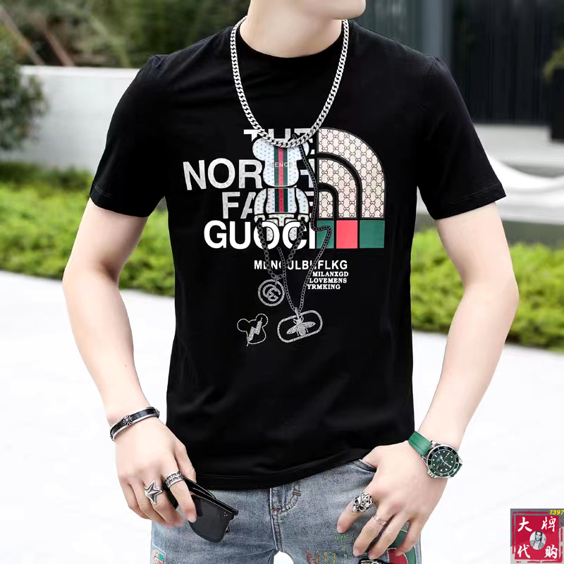 NO:518859,Gucci Fat Brother Gospel Max 4XL wears up to 200 catties top-grade round neck short sleeve high-end custom versatile styles. Anyone can easily control the fabric. Fully customized craftsmanship. The latest logo design of the luxurious classic brand on the chest is very high-end. Those who understand goods must enter!  The style and tailoring are slim styles, which are very exquisite, showing aura and highlighting the exquisiteness of business men. This is the unique feature, the right slim fit, and the upper body effect is very good!  Size M-4XL, gucci, T-shirt, alexander wang19860909Gucci 古奇 胖哥福音最大4XL穿到200斤顶级圆领短袖高级定制百搭款式 任何人都可以轻松驾驭 面料全订制工艺 胸前奢华经典品牌最新logo设计,非常显档次懂货的必须入！版型剪裁属于修身款 非常精致,显气场,又会凸显商务男士的精致,这就是独到之处,恰到好处的修身,上身效果非常赞！尺码M-4XL,,gucci,T-shirt,alexander wang,Men's clothing