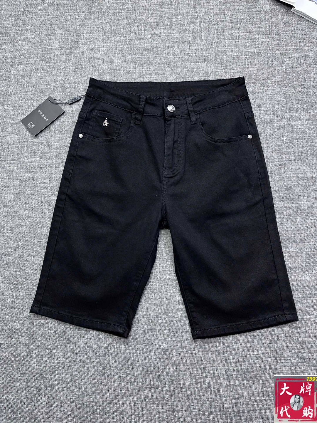 NO:517991,Prada official website counter is available simultaneously, original single product, super stylish 5-point denim shorts Customized original washing denim fabric, unique design, top-grade printing craft letter pattern logo, original hardware and auxiliary decoration, extremely superior jeans, the materials and craftsmanship are extremely luxurious and exquisite, extremely high-end, handsome and stylish, recommended, size 29-38,,prada,prada, shorts,jeans,alexander wang19860909Prada 普拉达 官网专柜同步有售,原单狠货,超级有范儿的一款5分牛仔短裤 定制原版水洗牛仔面料,独特设计,顶级印花工艺字母图案logo,原版五金辅料装饰,极为翘楚的一款牛仔裤,用料与工艺都极致奢华精湛,档次极高,上身帅气有型,推荐,码数29—38,,prada,prada,shorts,jeans,alexander wang,Men's clothing