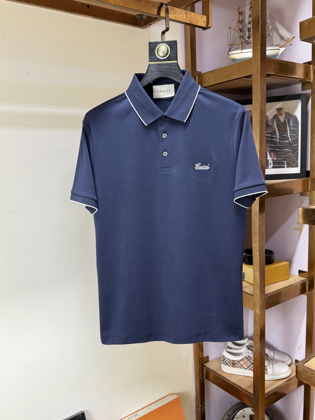 NO:516216,Gucci Fat Brother Gospel Maximum 4XL Wearable Summer New versatile and fashionable Polo lapel business short sleeves Xinjiang long velvet cotton fabric soft and comfortable and breathable. Brand element design concept reflects high quality. It feels delicate and soft!  It is casually cut, with a great upper body style!  Code number M-4XL, gucci, T-shirt, alexander wang19860909Gucci 古奇 胖哥福音最大4XL可穿斤夏款新款百搭时尚Polo翻领商务短袖 新疆长绒棉 面料柔软舒适透气 品牌元素设计理念,体现高品质.手感细腻柔软！呈现休闲裁剪,上身版型超赞！ 码数M-4XL,,gucci,T-shirt,alexander wang,Men's clothing