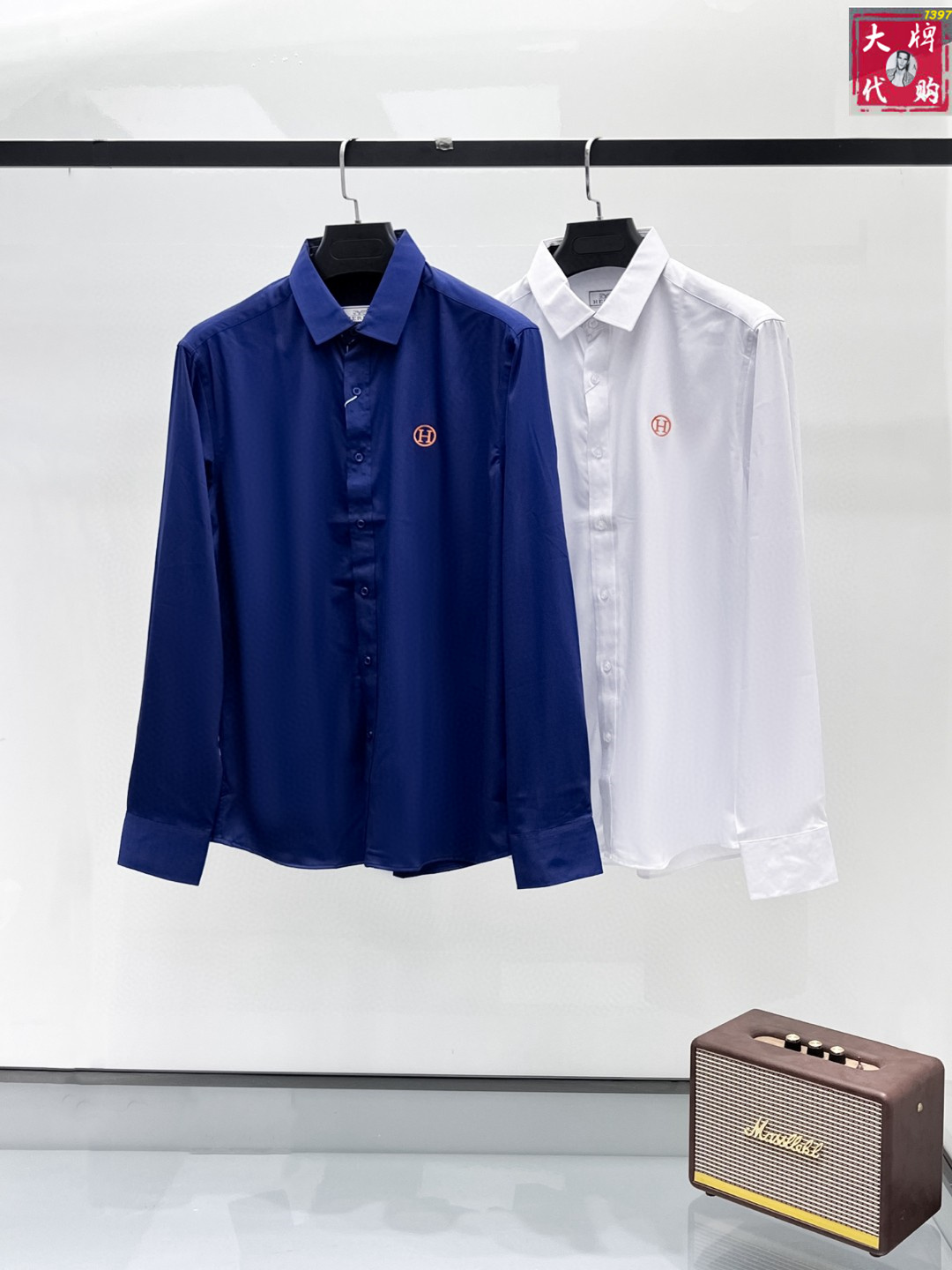 NO:516212,Hermes Long-sleeved shirts and shirts are synchronized on the official website. Channel goods. High-end customization. The quality can stand any form of test and give you a unique upper body experience!  All have undergone strict selection process, customized original auxiliary materials, fashionable and versatile trend. The upper body is elegant and handsome, full of personality, and a new visual feeling. High-version Number M~3XL,, hermes, hermes, shirts, alexander wang19860909Hermes 爱马仕 长袖 衬衫 衬衣官网同步爆款 渠道货 高端定制 品质经得起任何形式检验,赋予你与众不同的上身体验！均经过严格的挑选工序,定制原版辅料,时尚百搭潮 上身优雅帅气, 个性十足,焕然一新的即视感 高版本 码数M~3XL,,hermes,hermes,shirts,alexander wang,Men's clothing