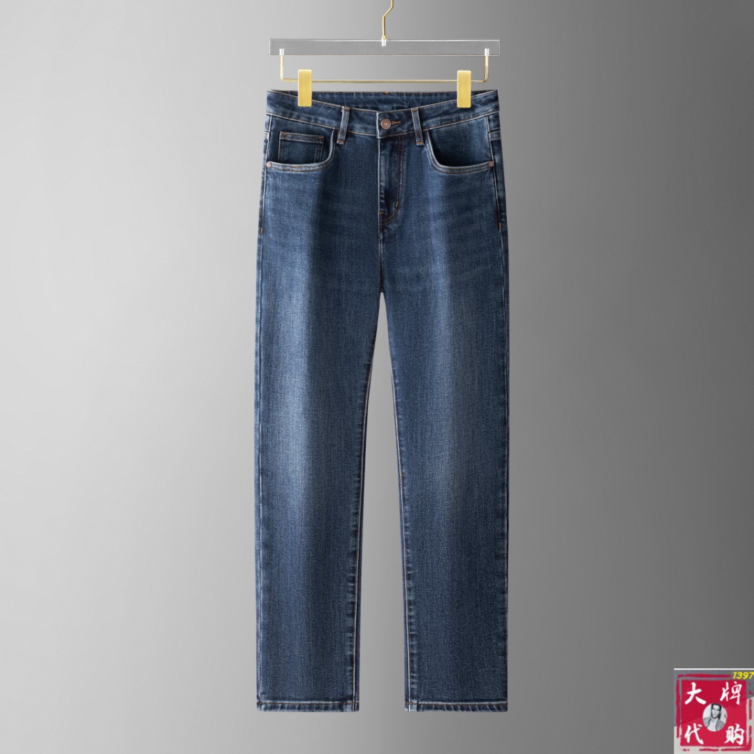 NO:514934,MM6 new product. Customized high-quality fashionable jeans. Super versatile style. Exclusive customization-imported high-end high-density cotton fabric, close and comfortable, super beautiful style, upper body makes the legs look slender, inner and lined, you can attend any occasion, again emphasize that the fabric is very, very classy! First-class workmanship and texture! The details are exquisite and exquisite, and quite ingenious! You deserve it! 30-38, Masion Margiela, Jeans, Alexander Wang19860909MM6 新品.订制高品质时尚牛仔裤.超级百搭款.独家定制-进口高端高密度精棉面料,贴身舒适,超靓版型、上身显腿修长,內里,走线都无可挑剔,任何场合都可出席,再次强调面料非常非常显档次！做工、质感一流！细节精致考究,颇具匠心！ 您值得拥有！码数30-38,,masion margiela,jeans,alexander wang,Men's clothing